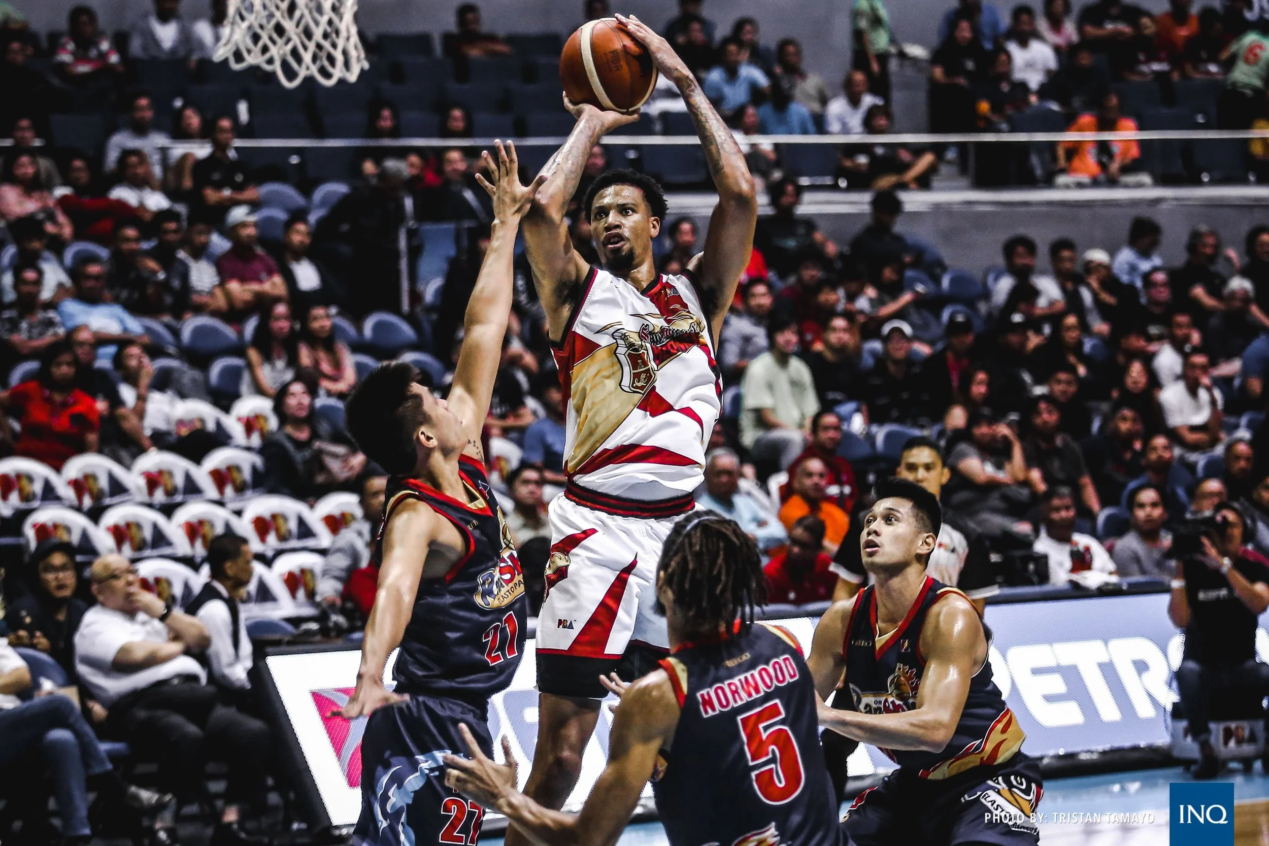 PBA-SAN-MIGUEL-VS-ROS-2527.jpg