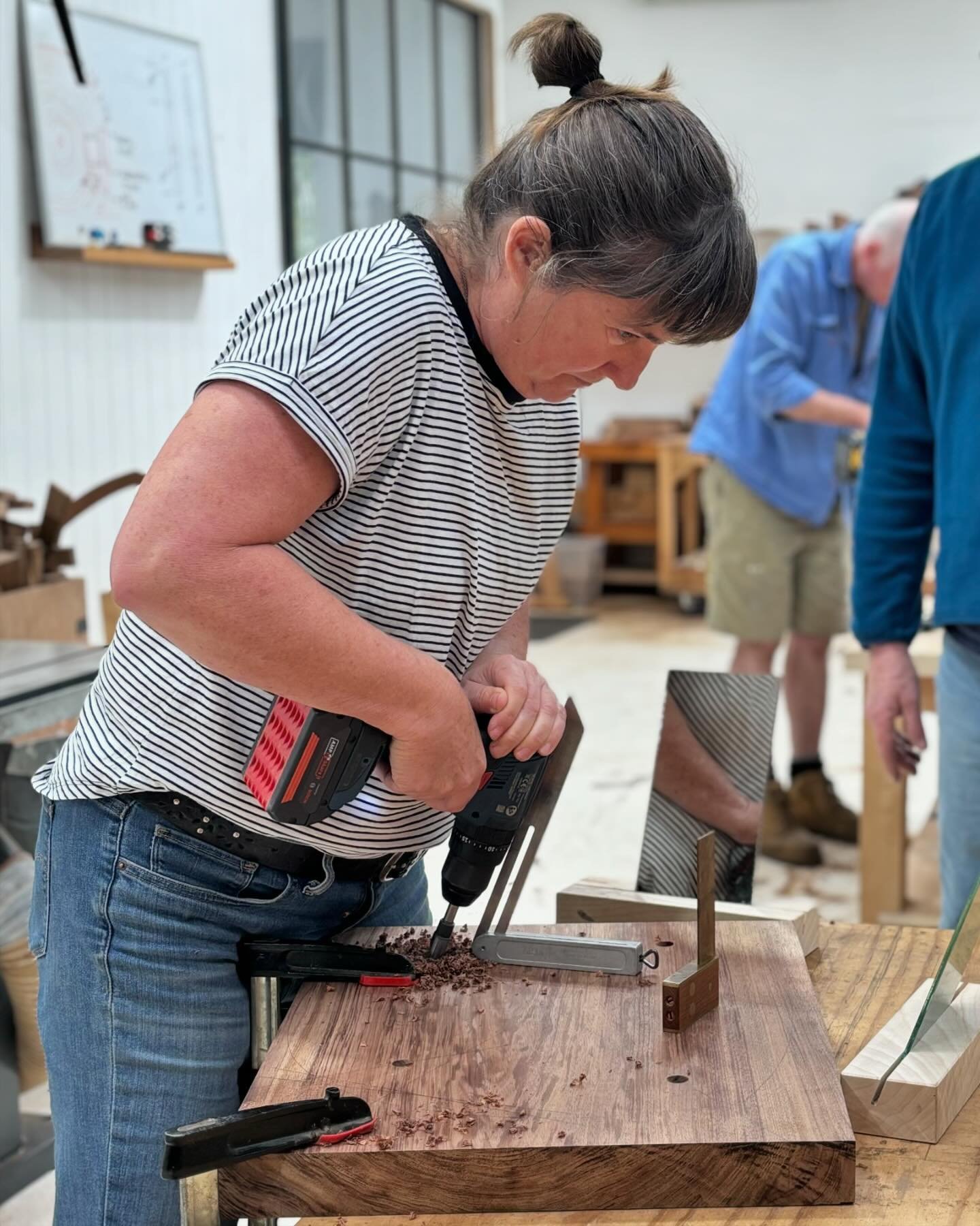 Melinda drilling for victory.
.
.
#chairmakingcourses #windsorchairclass #woodworker #woodworkingclasses