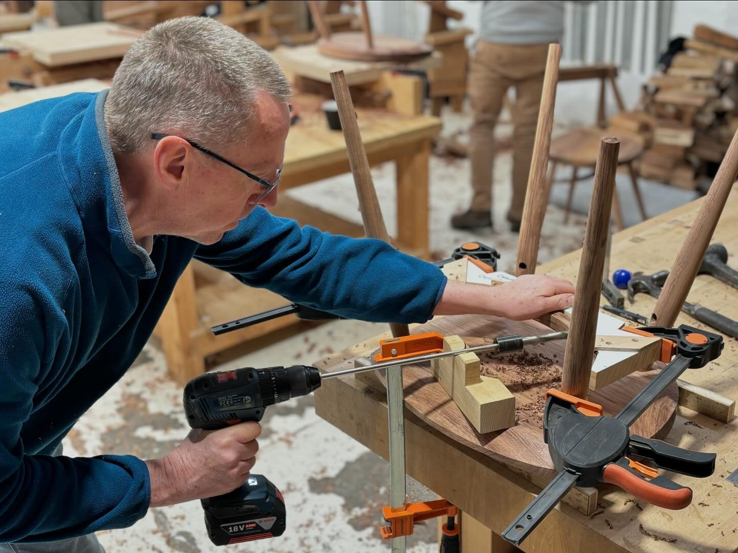 Gavin drilling through mortices with no fear of blow-out due his use of the &ldquo;No Blow-out Jig&rdquo;. He loves it.
.
.
#chairclass #chairmakingcourses #woodworkingclasses #chairmaking #chairmaker