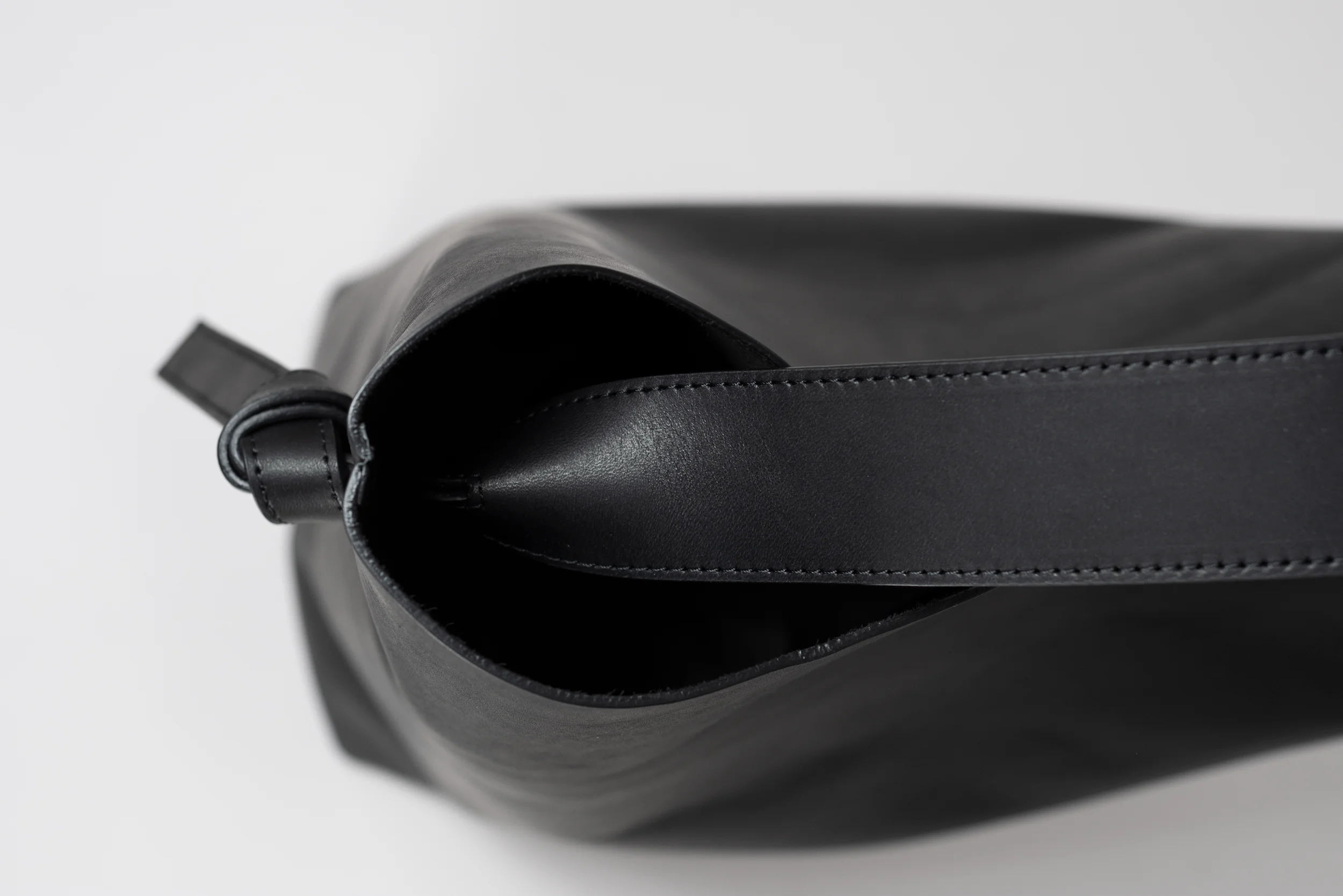 Bag_Black_Detail_03.jpg