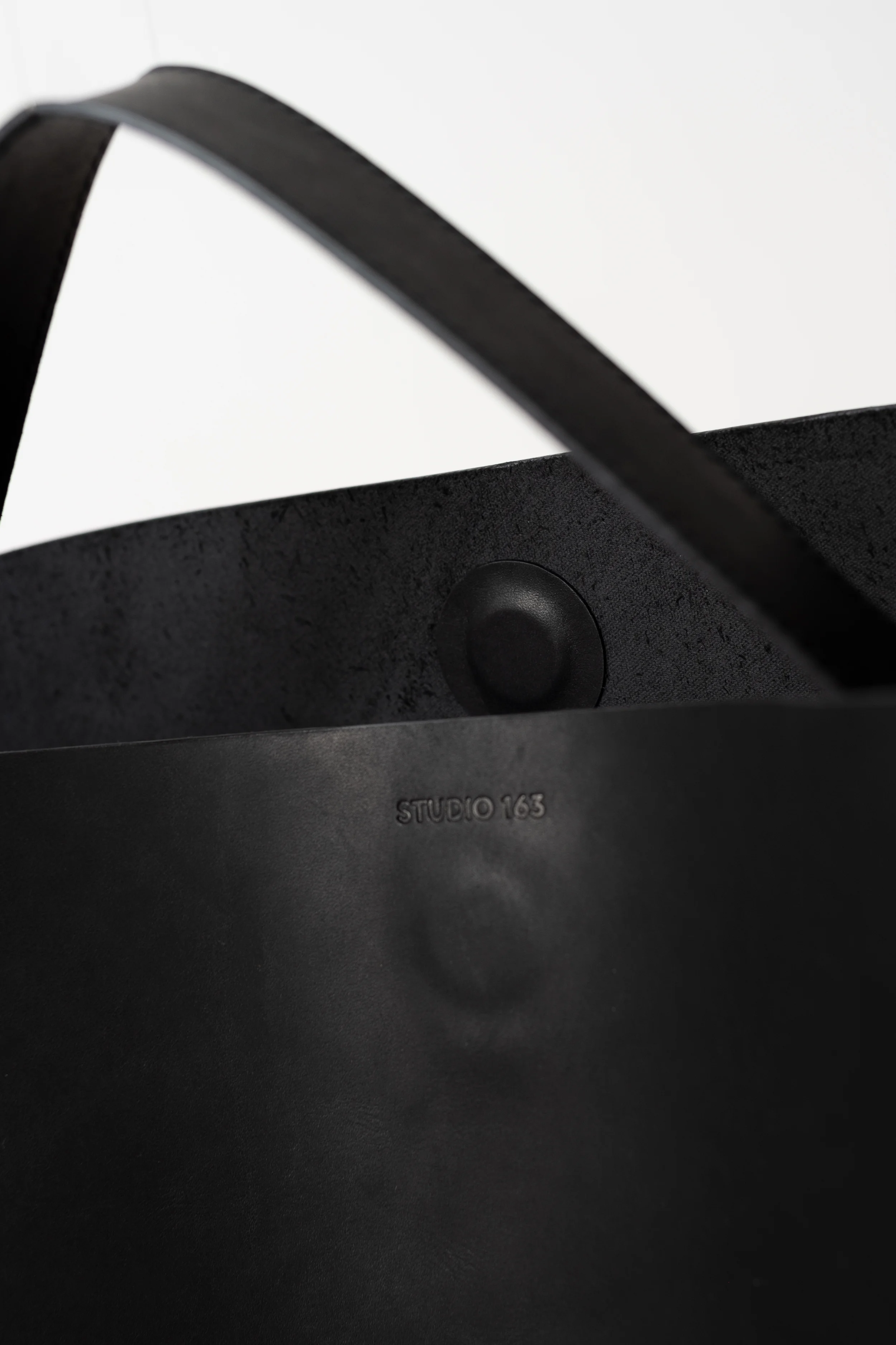 Bag_Black_Detail_04.jpg
