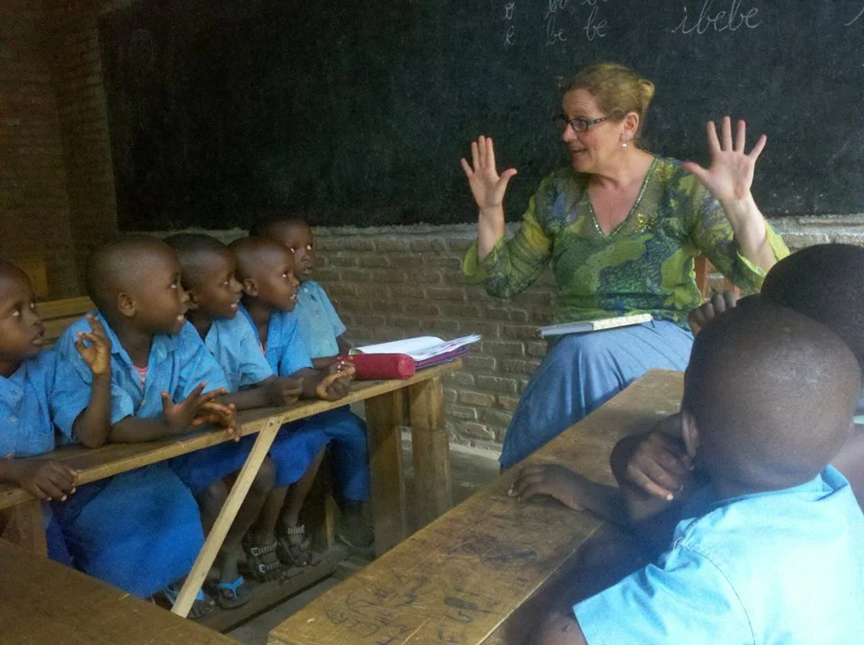 Being taught to count by clever tri-lingual Burundian pre-schoolers. PHOTO: Moïse Nibitanga, Musaga, Burundi - 2015. 