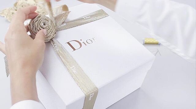 ✨Dior, the art of gifting.✨ Direction artistique, r&eacute;alisation d&rsquo;un film institutionnel

#dior #theartofgifting #rosedior #makingof #artdirection #videomaking