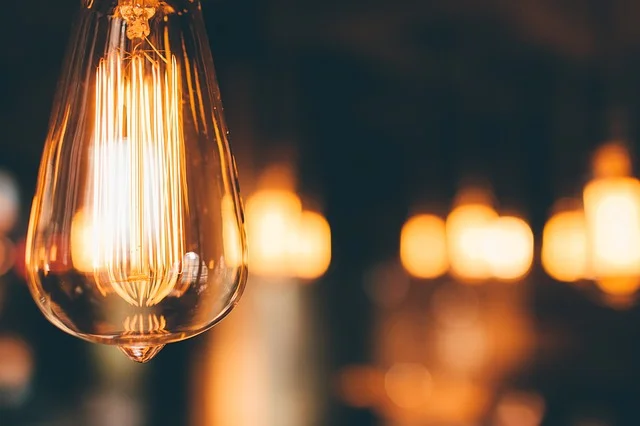 5 ways to "power up" your team's customer service lights