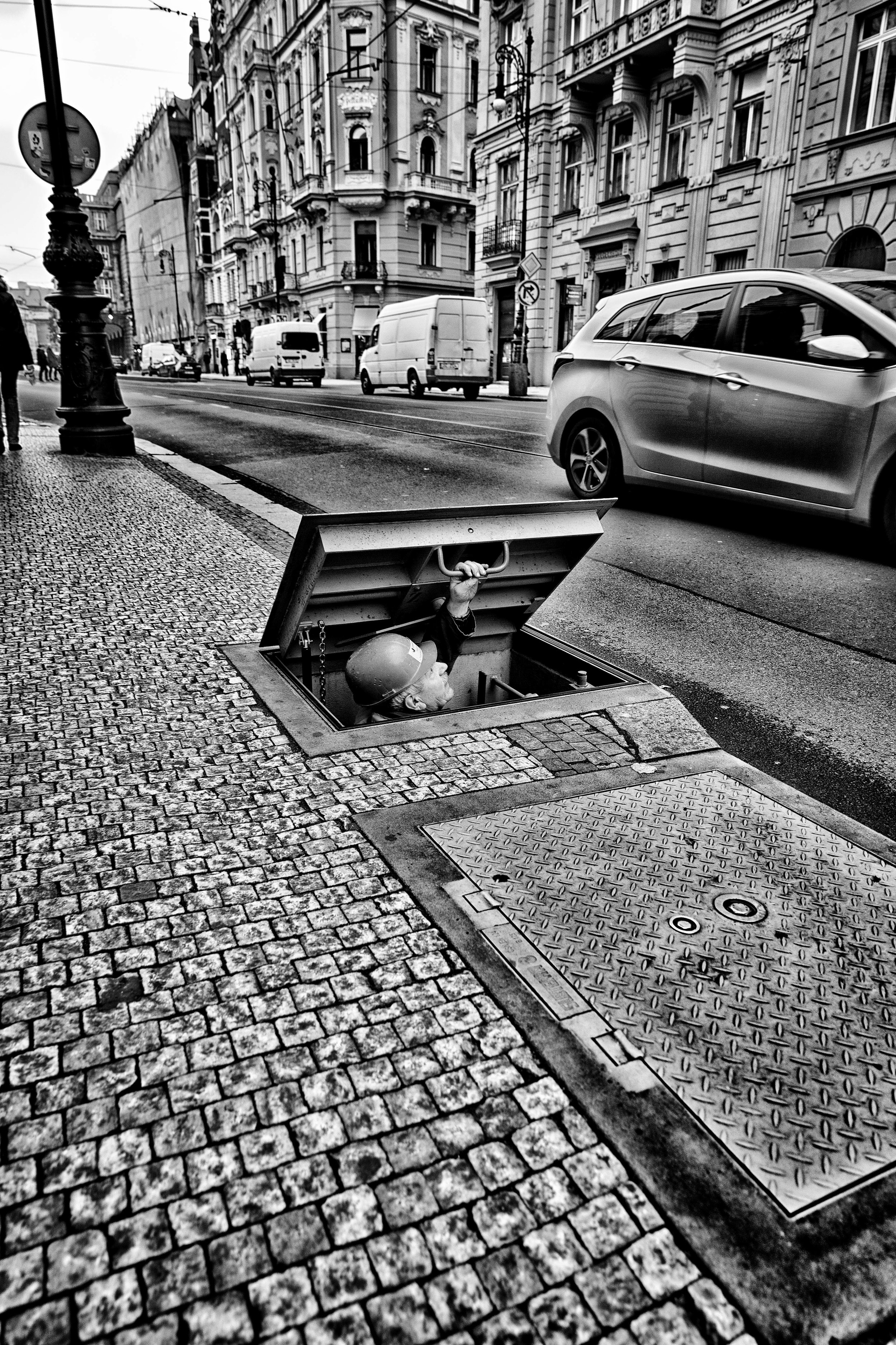 Getting down to work. Prague, October 2016. One of those chance situations when you know it pays to always carry your camera. Really wouldn't fancy that commute.