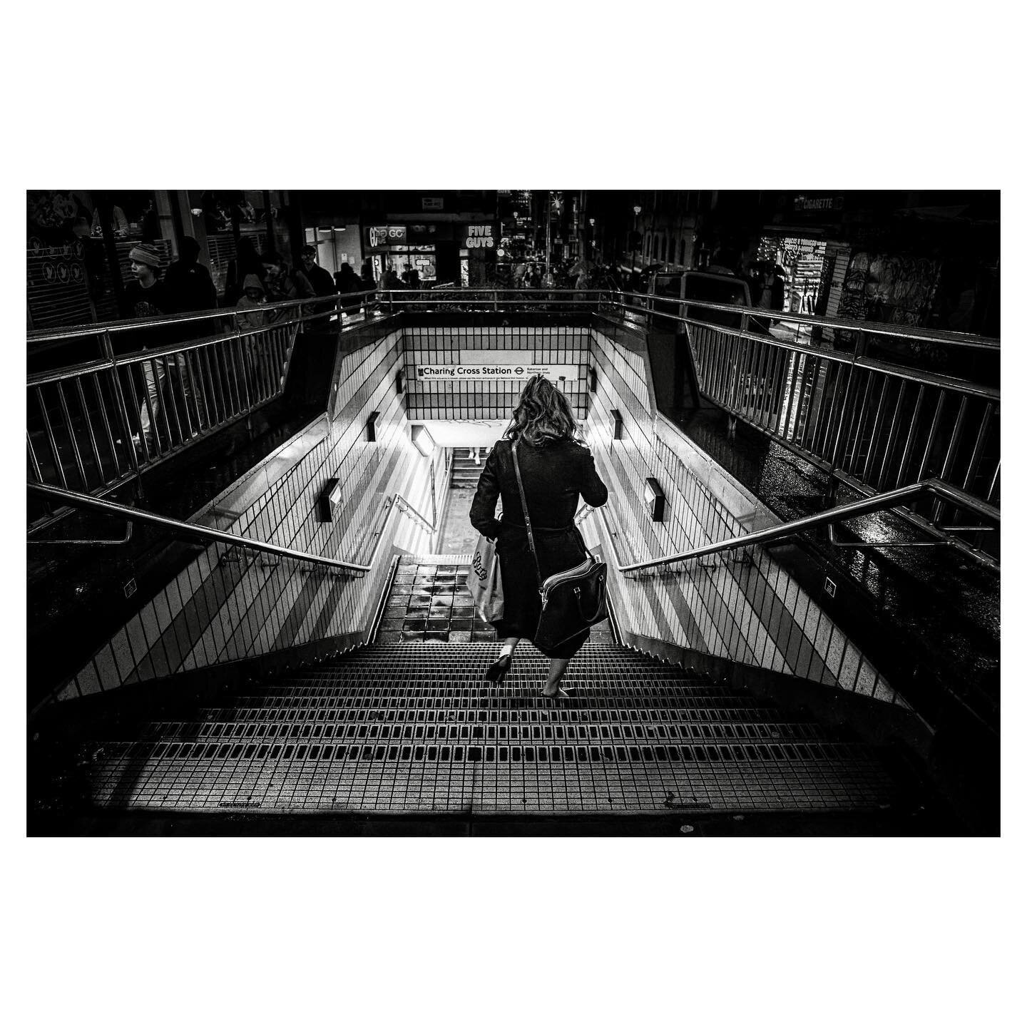 Night Run.
London. 2023.
.
.
.
#streetphotography #leica #london