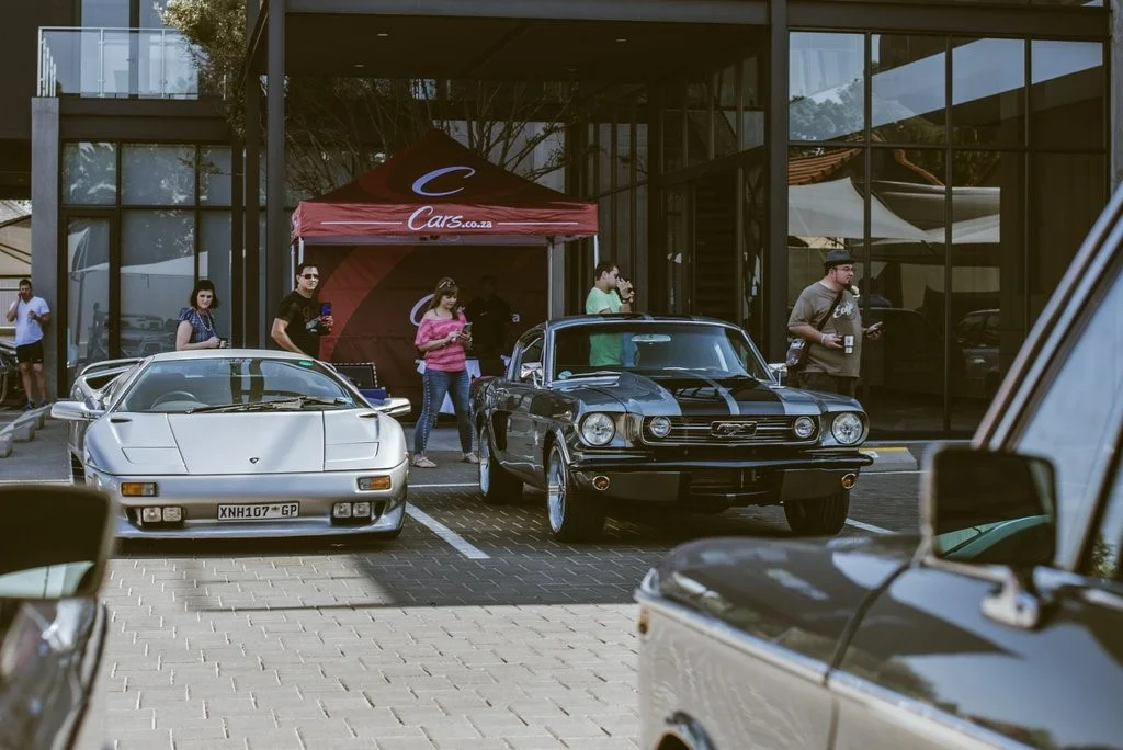Icons everywhere - Lamborghini Diablo flanks a Ford Mustang.