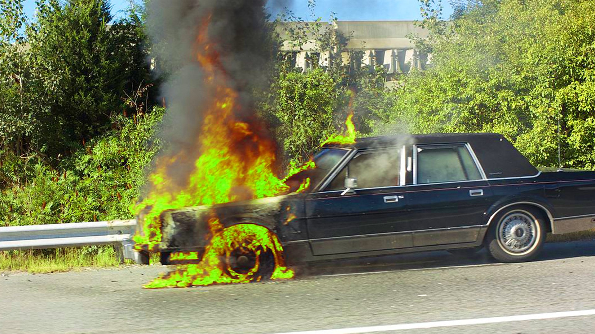 CAR-B-QUE.jpg