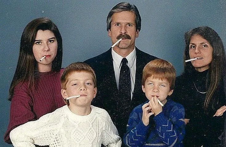 005d759788387b118c1937cef3604f88--awkward-family-photos-new-parents.jpeg