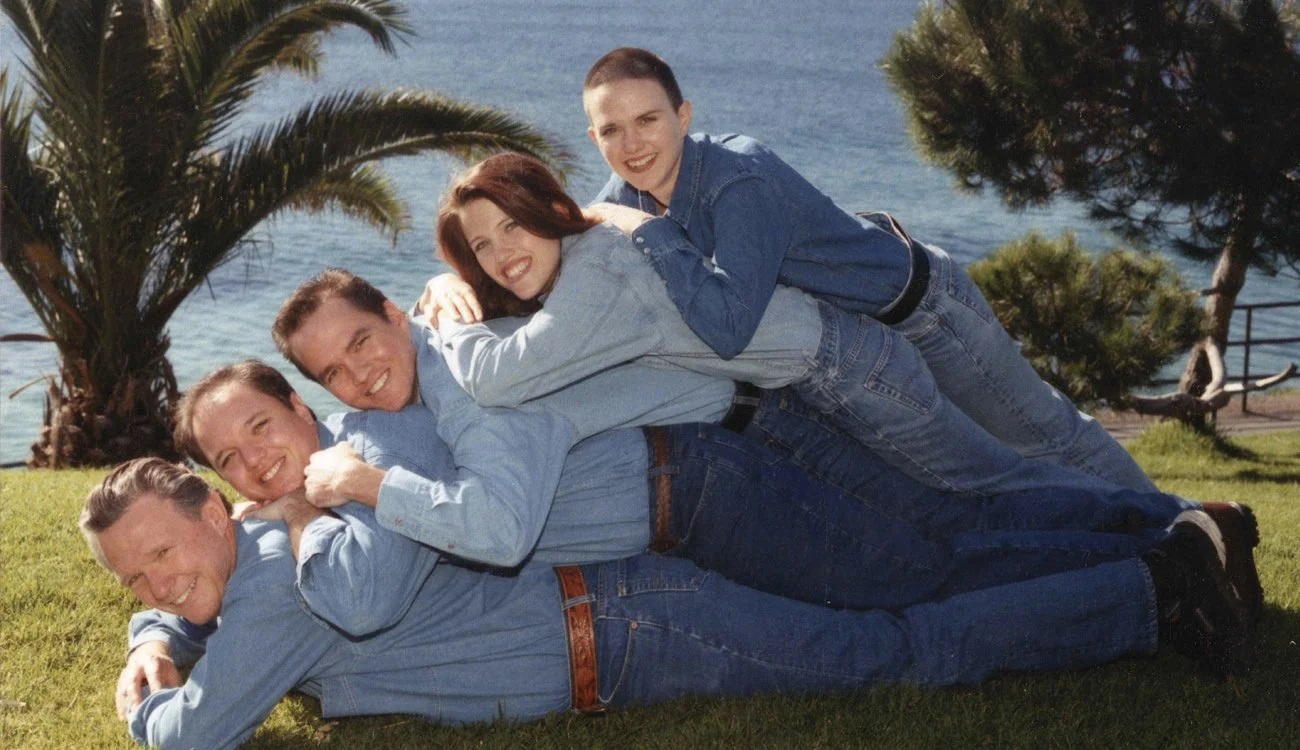 exhibit_awkwar-family_gallery_2-.jpeg