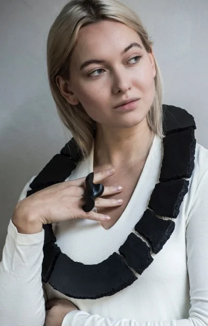 Agnes Larsson, kol / Lena Olson, trä