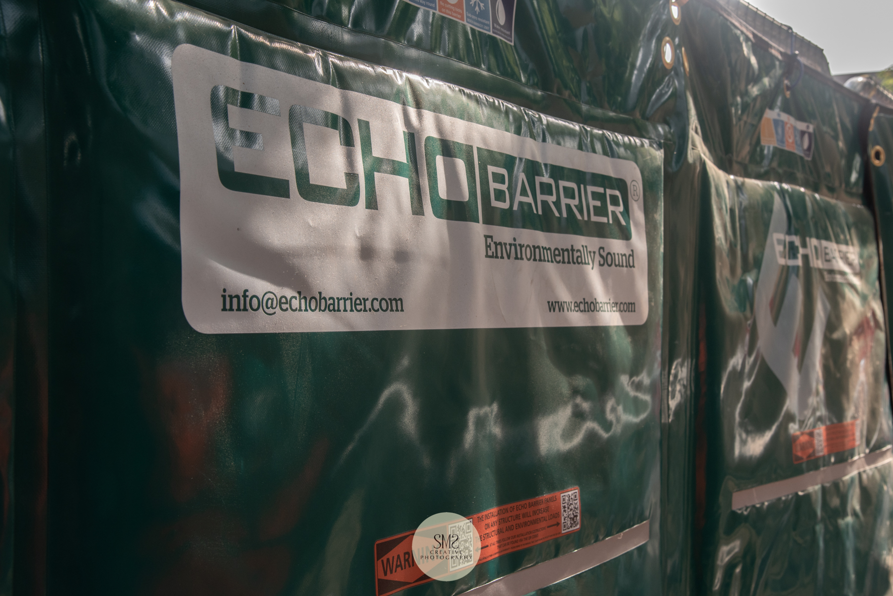  An ‘echo barrier’ to reduce the noise levels 