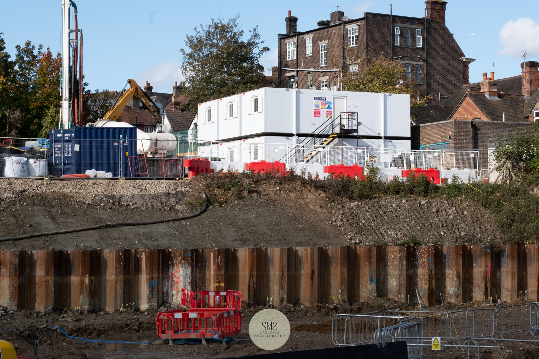  The sheet piling in the foreground in preparation for the underground car park. The portacabin offices behind this will be moved to make way for Block A to be built. 