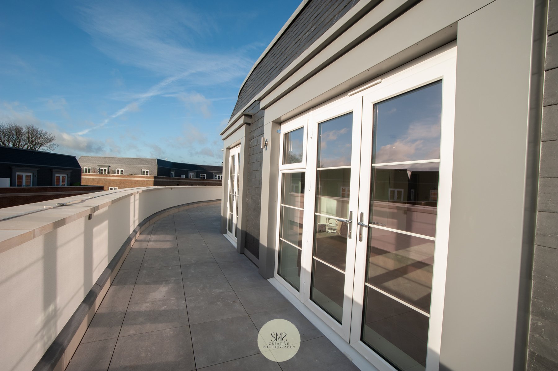  A spacious terrace in one of the two penthouses in Block C. 