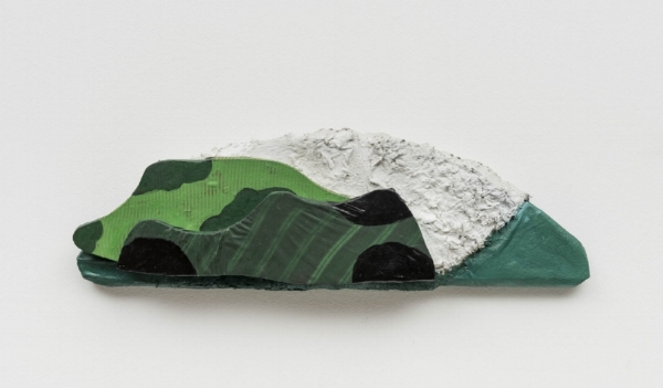 Leda Catunda Três Montanhas II , 1994 acrílica s/ tecido, 19 x 60 cm Three Mountains II, 1994 acrylic on fabric, 7 ½ x 23 ⅝ inches