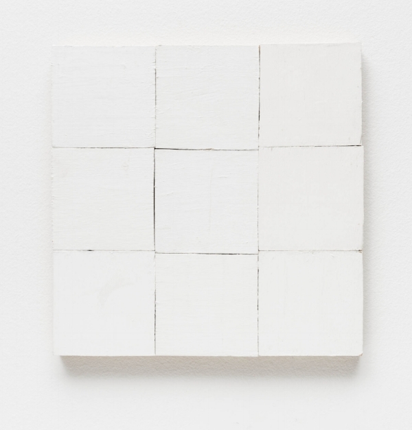 Fernanda Gomes Sem título, 2015 tinta latex s/ madeira, 30 x 30 cm Untitled. 2015 latex ink on wood, 11 13/16 x 11 13/16 inches