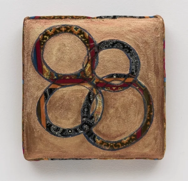 Leda Catunda Quatro Circulos, 2016 acrílica s/ veludo, 32 x 33 cm Four circles, 2016 acrylic on velvet, 12 ⅝ x 13 inches