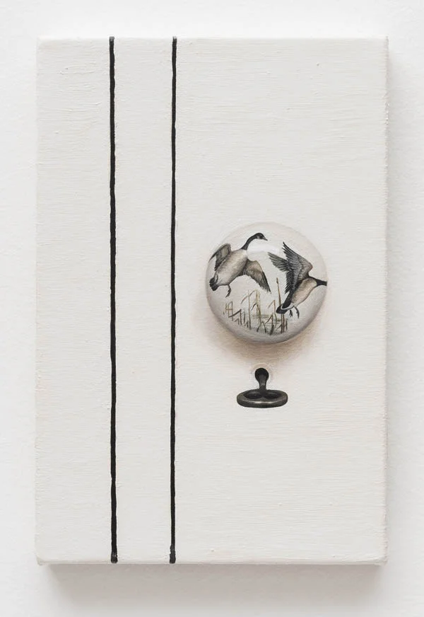 Ana Elisa Egreja Maçaneta pássaro , 2016 óleo sobre tela, 30 x 20 cm Bird doorknob , 2016 oil on canvas, 11 13/16 x 7 7/8 inches