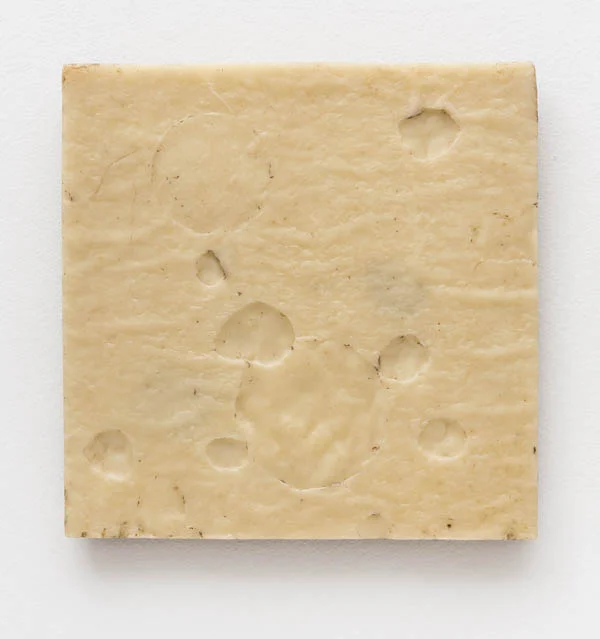 Carlito Carvalhosa Sem título , 1992 cera, óleo e pigmento s/ tela, s/ madeira, 30 x 30 cm Untitled , 1992 wax, oil and pigment on canvas and wood, 11 13/16 x 11 13/16 inches