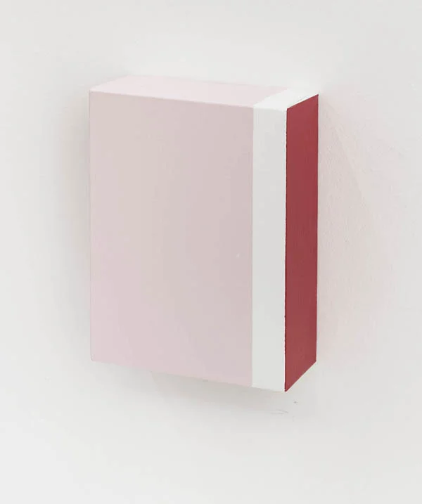 Elisabeth Jobim Sem título , 2016 óleo sobre tela, 20 x 15 x 6 cm Untitled , 2016 oil on canvas, 7 7/8 x 5 15/16 x 2 3/8 inches