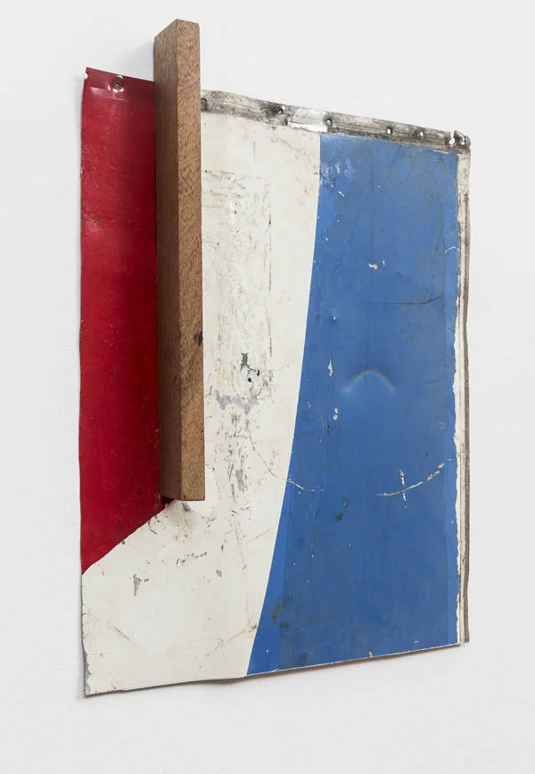Emmanuel Nassar Lata 8 , 2015 Pintura sobre chapa metálica, vergalhão e madeira, 53 x 41 cm Lata 8 , 2015 Painting on sheet metal, rebar and wood, 20 7/8 x 16 1/8 inches