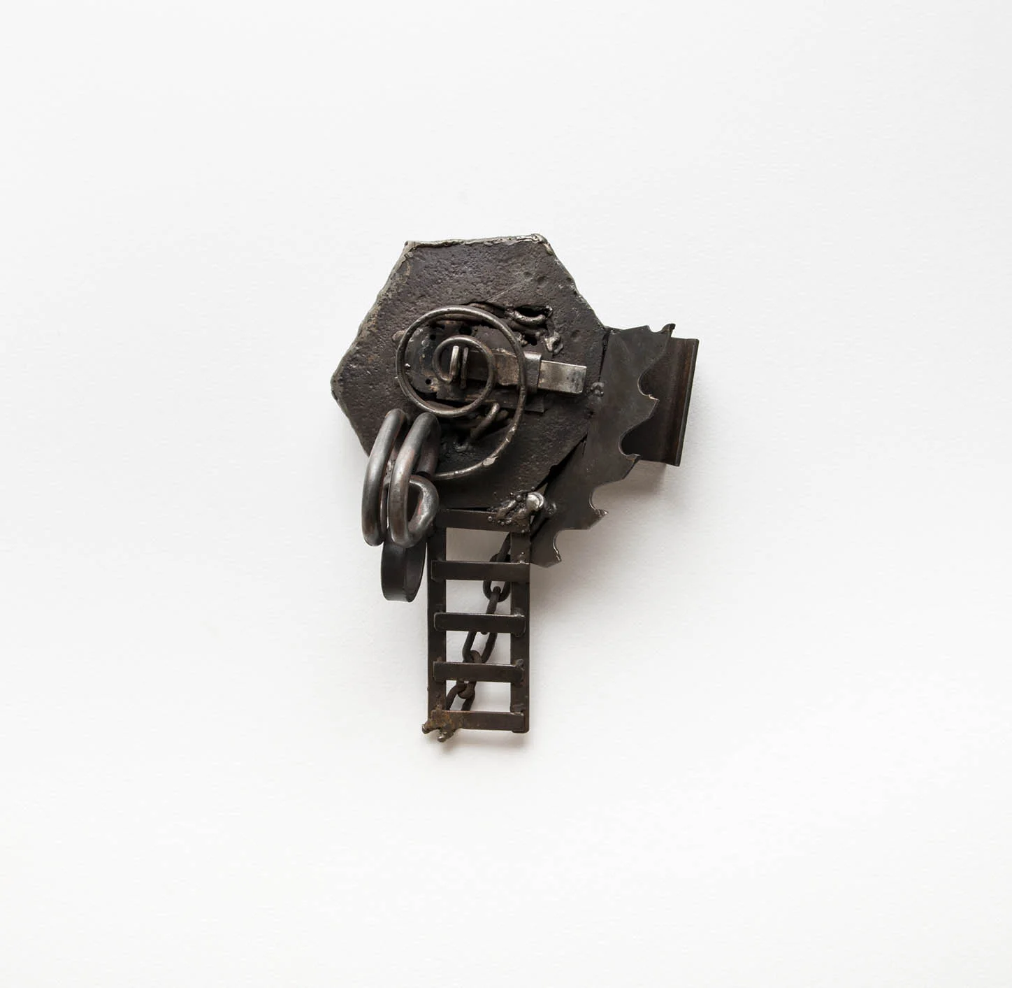 We Do, 2019 aço | steel 40,5 x 29 x 16,5 cm | 15 3/4 x 11 27/64 x 6 19/64 in