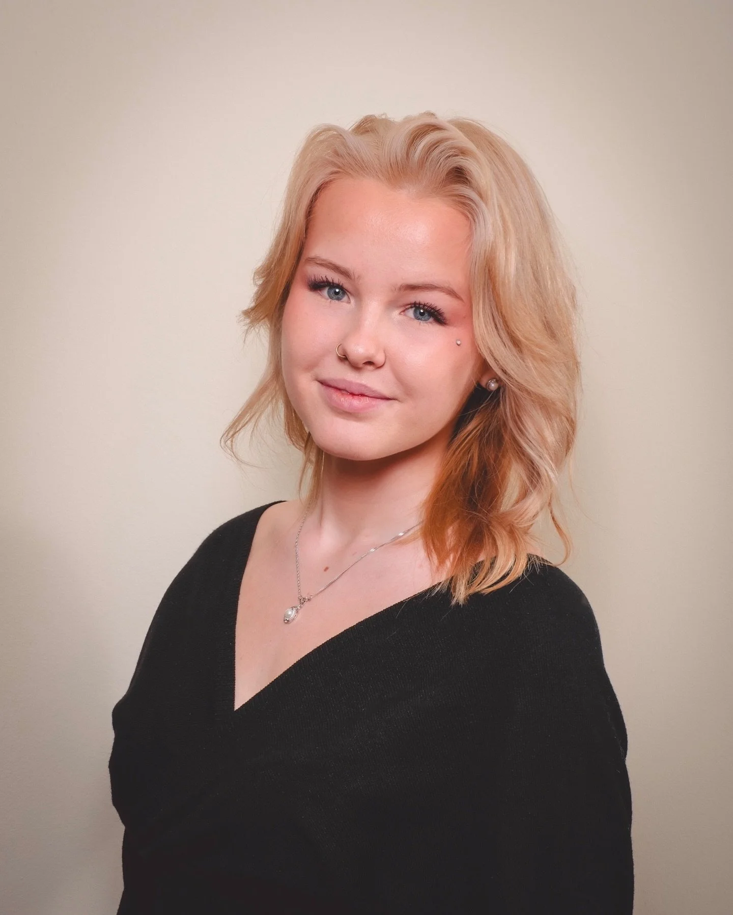 Jeanne, notre apprentie coiffeuse-barbi&egrave;re,  actuellement en 2eme ann&eacute;e, recherche toujours des mod&egrave;les pour coloration, balayage, coupe femme,coupe homme, taille et rasage de barbe.
N&rsquo;h&eacute;sitez pas &agrave; prendre re