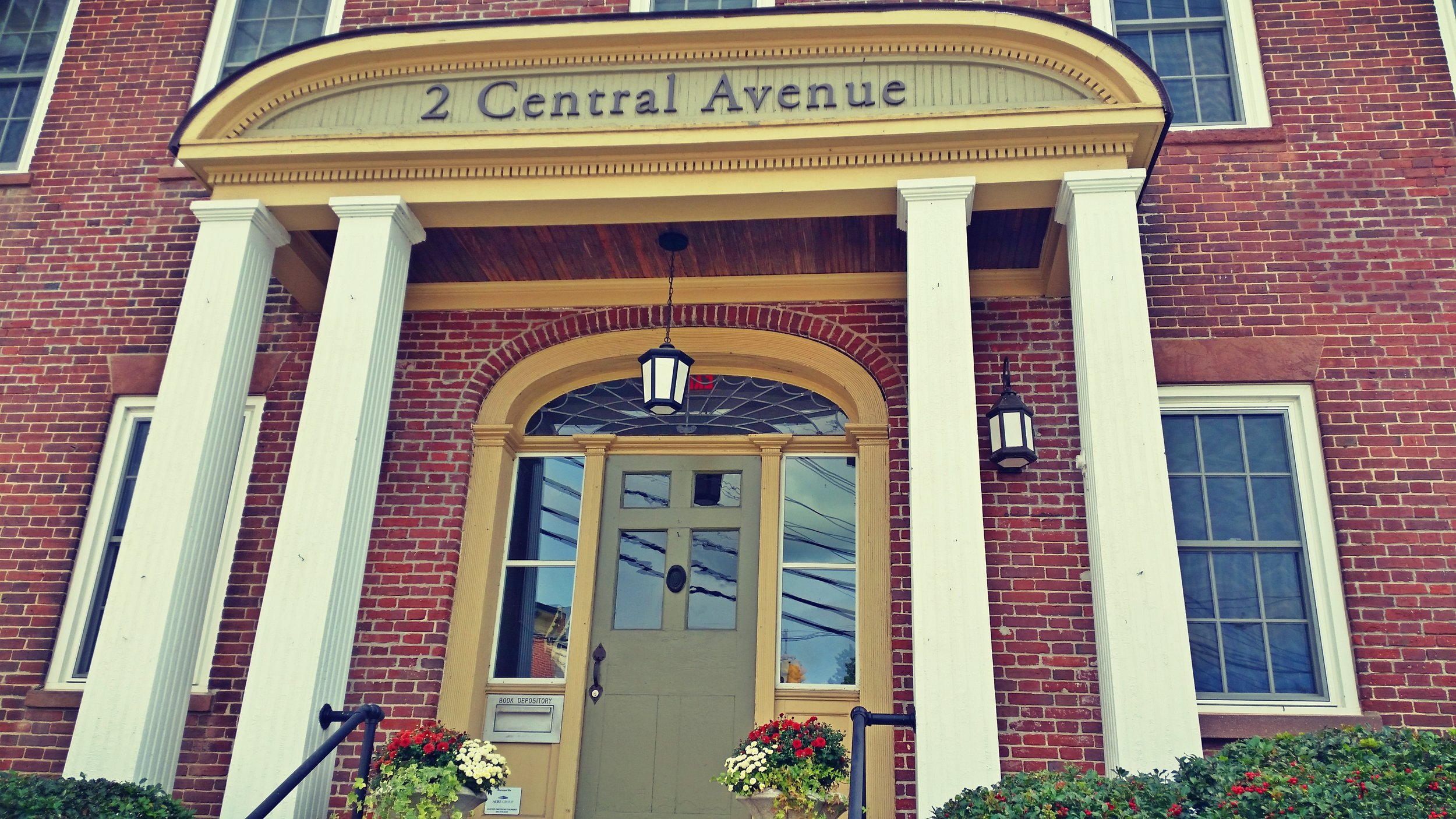 Built in 1818, this historic building once served as a tavern and New Hartford Public Library. Completely renovated in 2009.