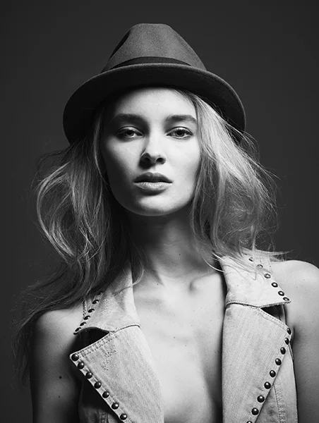 Deycke.600.Pernilla.hat.jpg