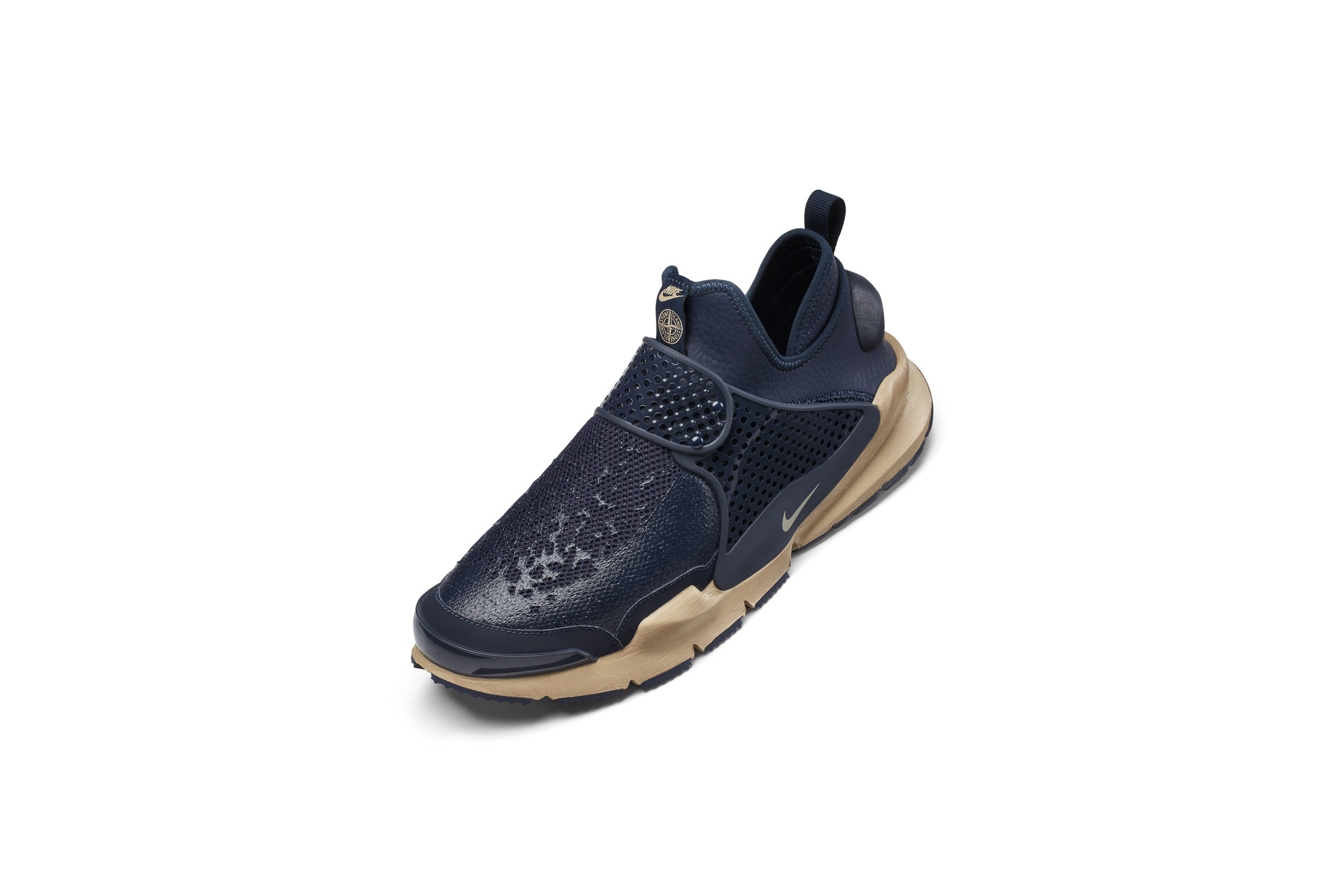 The_NikeLab_x_Stone_Island_Sock_Dart_Mid_10_65414.jpg