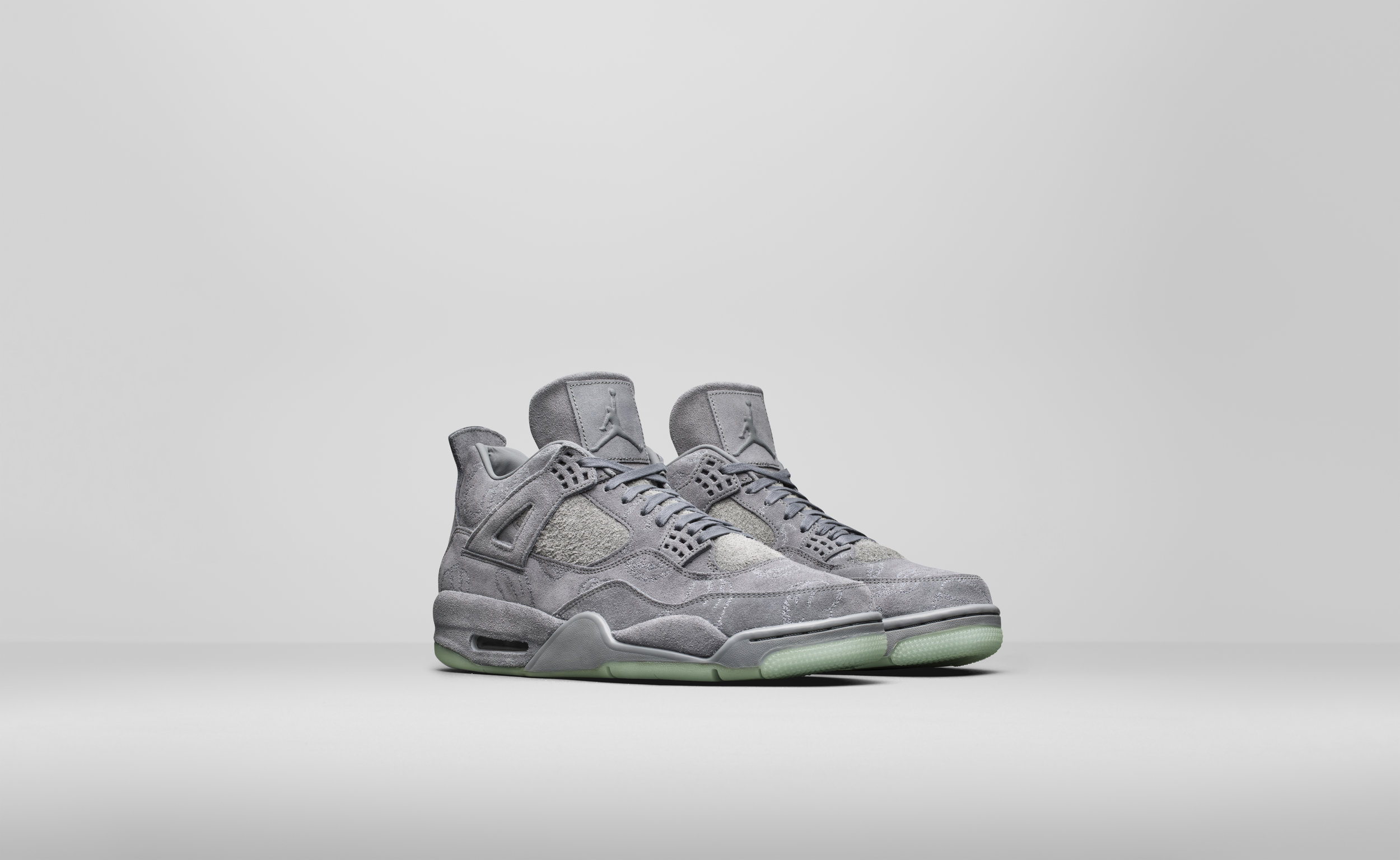 JD_4_RETRO_KAWS_930155-033_A4_Pair_67645.jpg