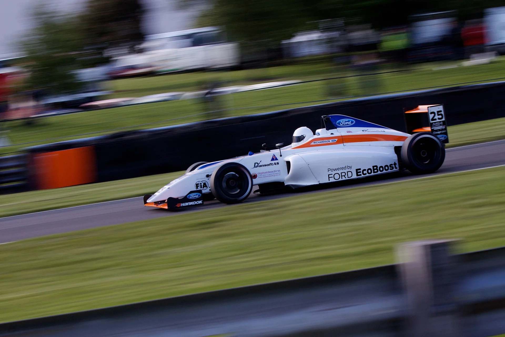 formula-ford-930921_1920.jpg