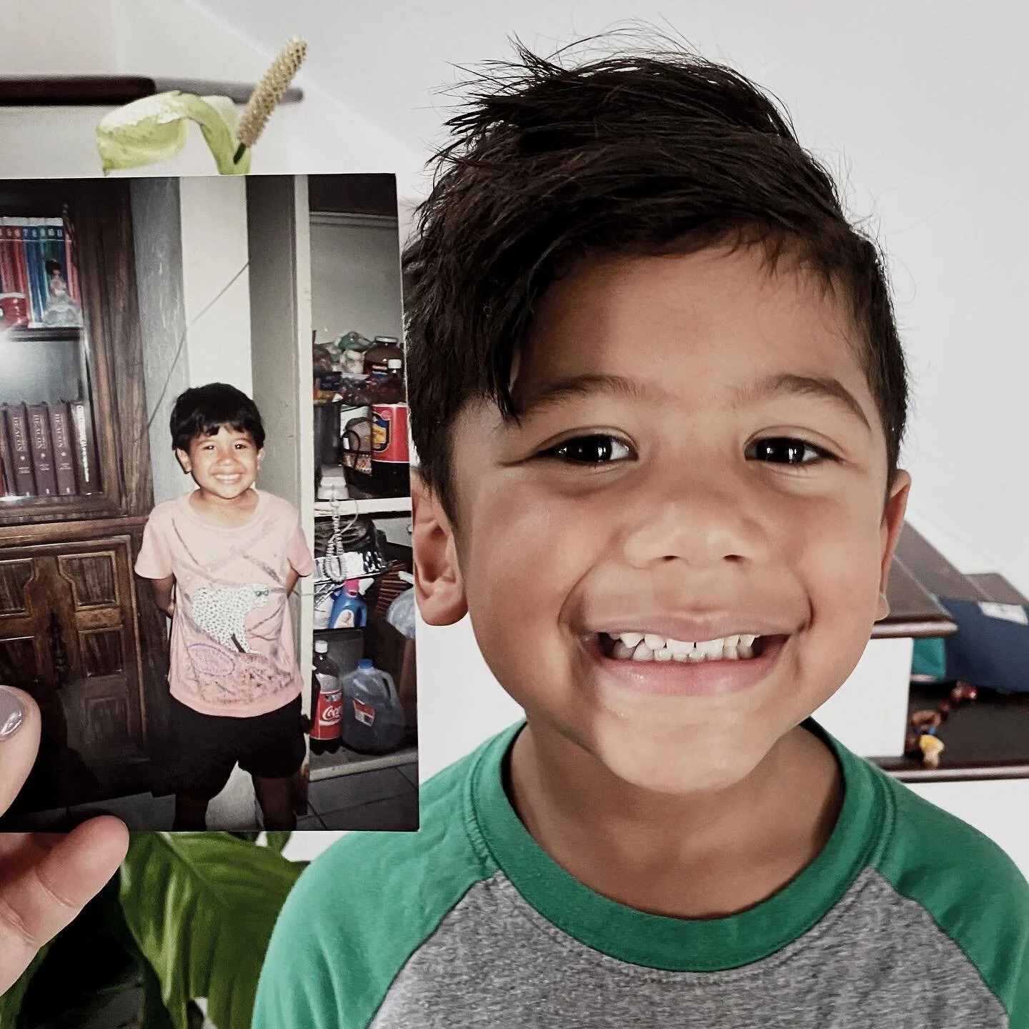 My little mini me. I love this kid so much 🖤 
.
.
.
.
.
#twins #love #cute #twin #photography #photooftheday #holaosvaldo