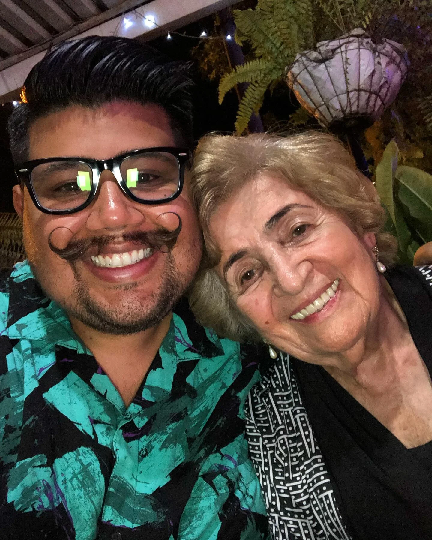 Abuelita 👵🏻🖤
.
.
.
.
.
#abuela #cali #colombia #abuelita #photooftheday #tanbella #linda #miviejita #miviejitalinda