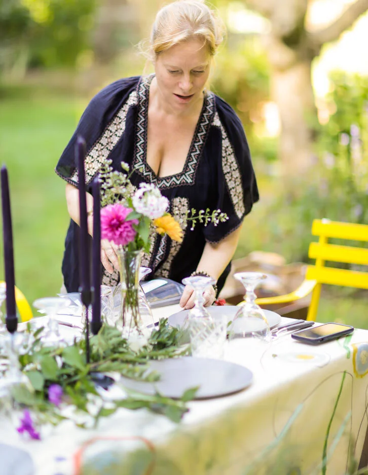entertaining_garden_dinner_party-1.jpg