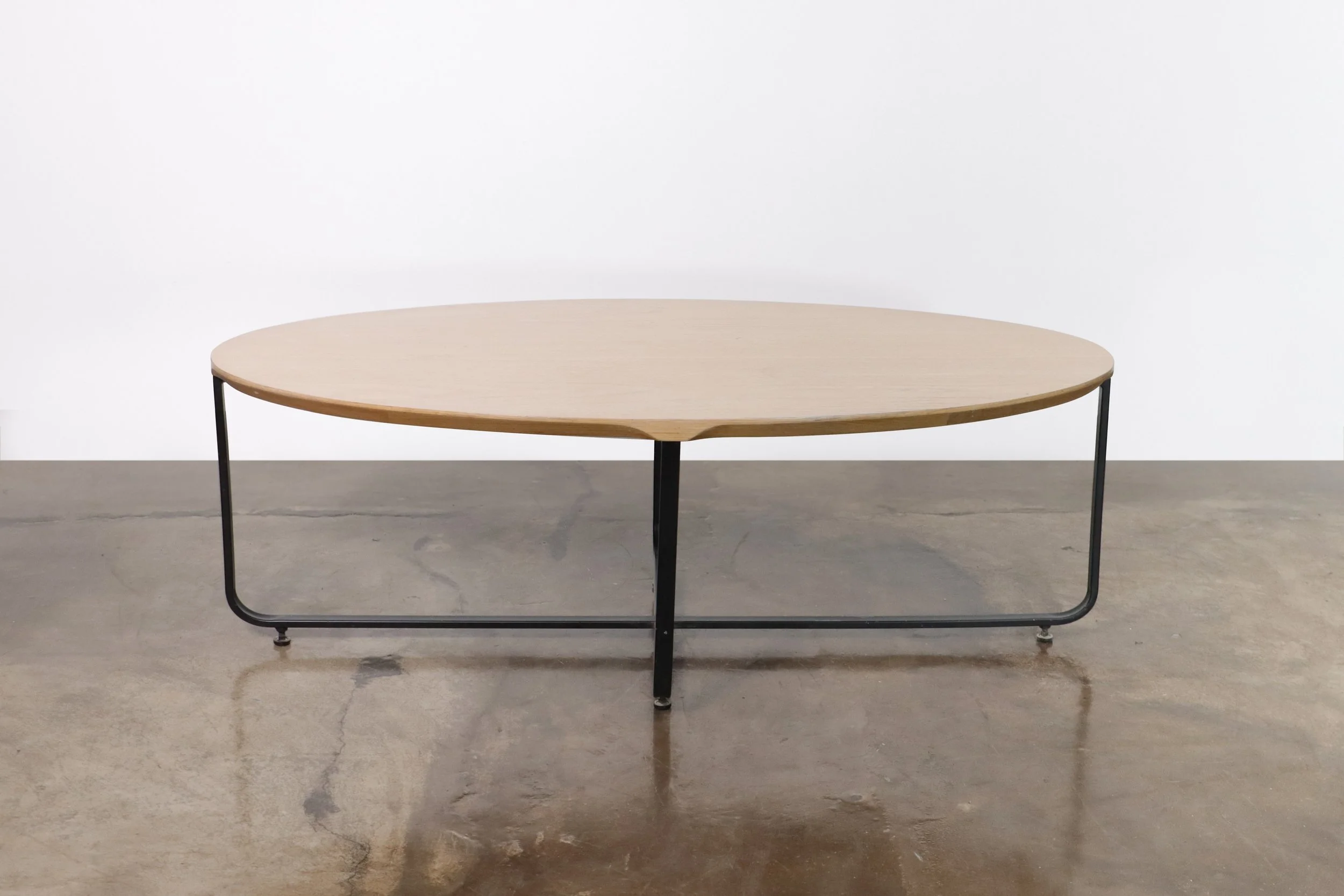 AKA Table by Costantini 220728 03_01 01.jpg