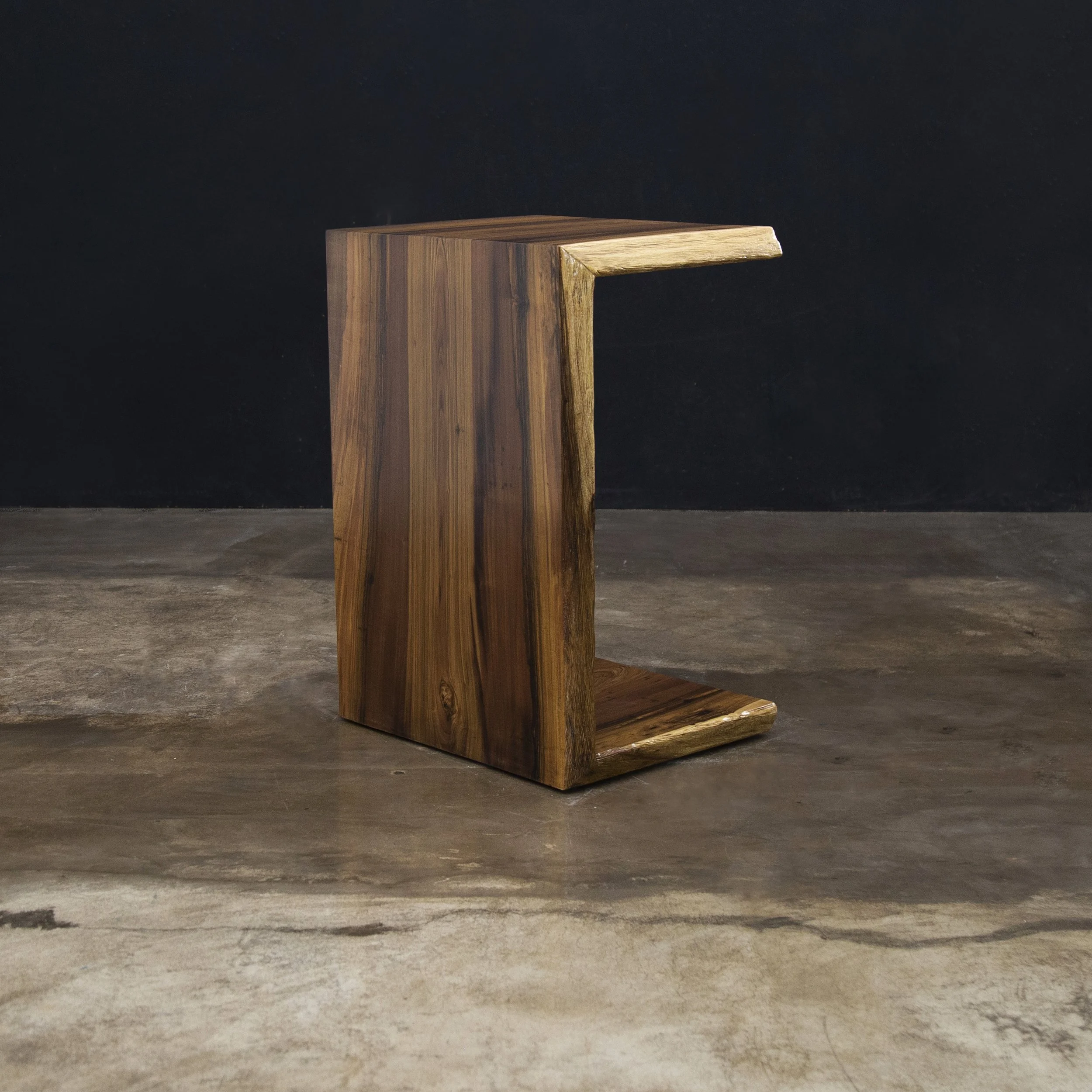 06 Carlo Table by Costantini.jpg