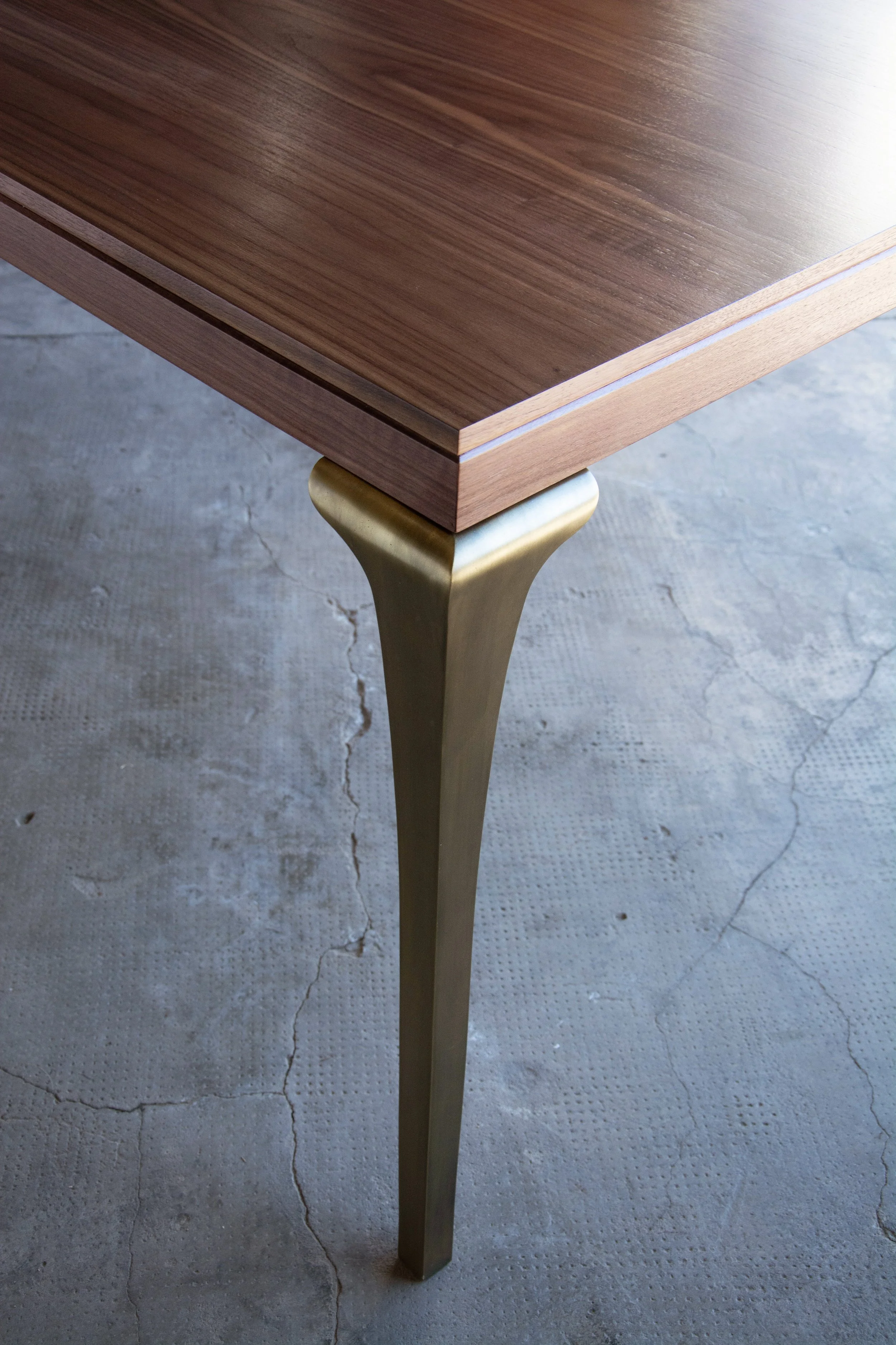 09 Enzio Dining Table by Costantini.jpg