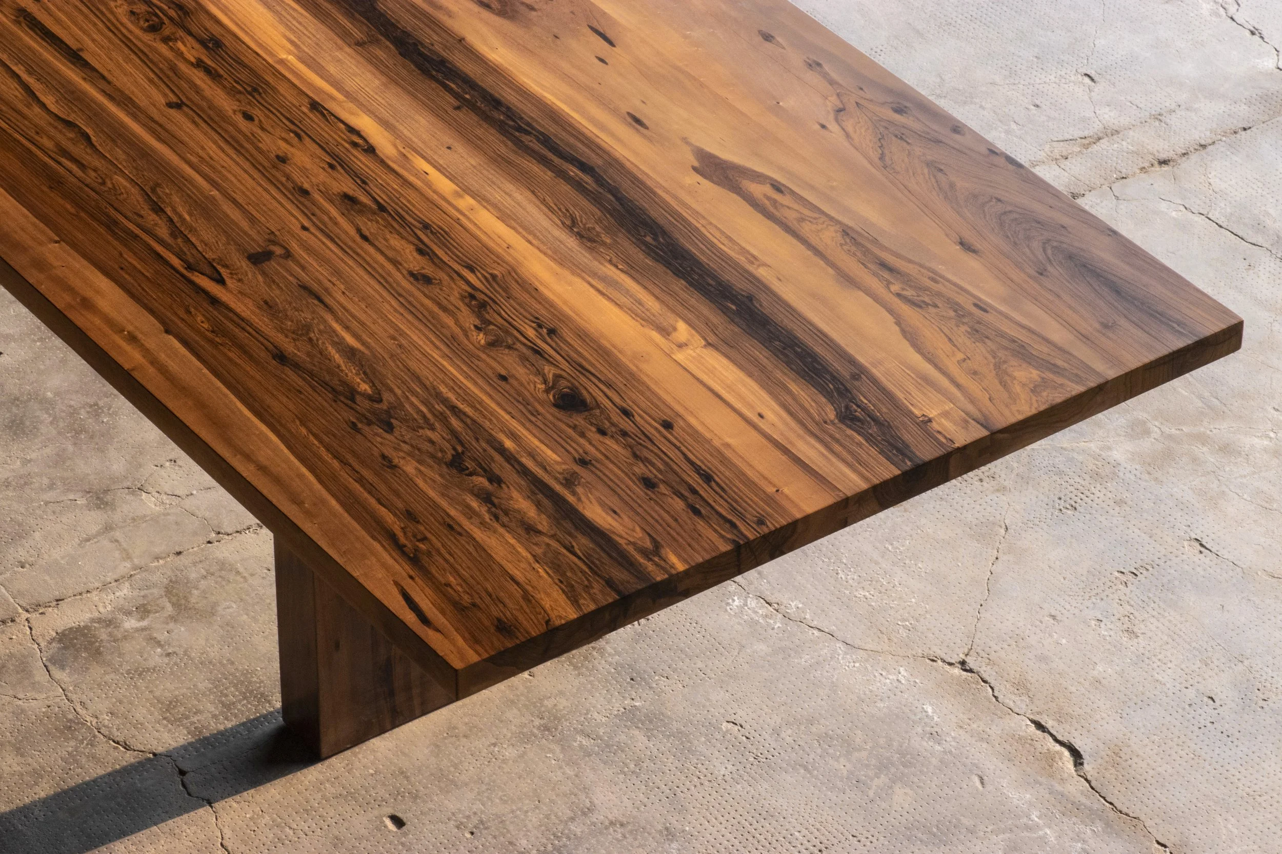 09 Andre Table by Costantini.jpg
