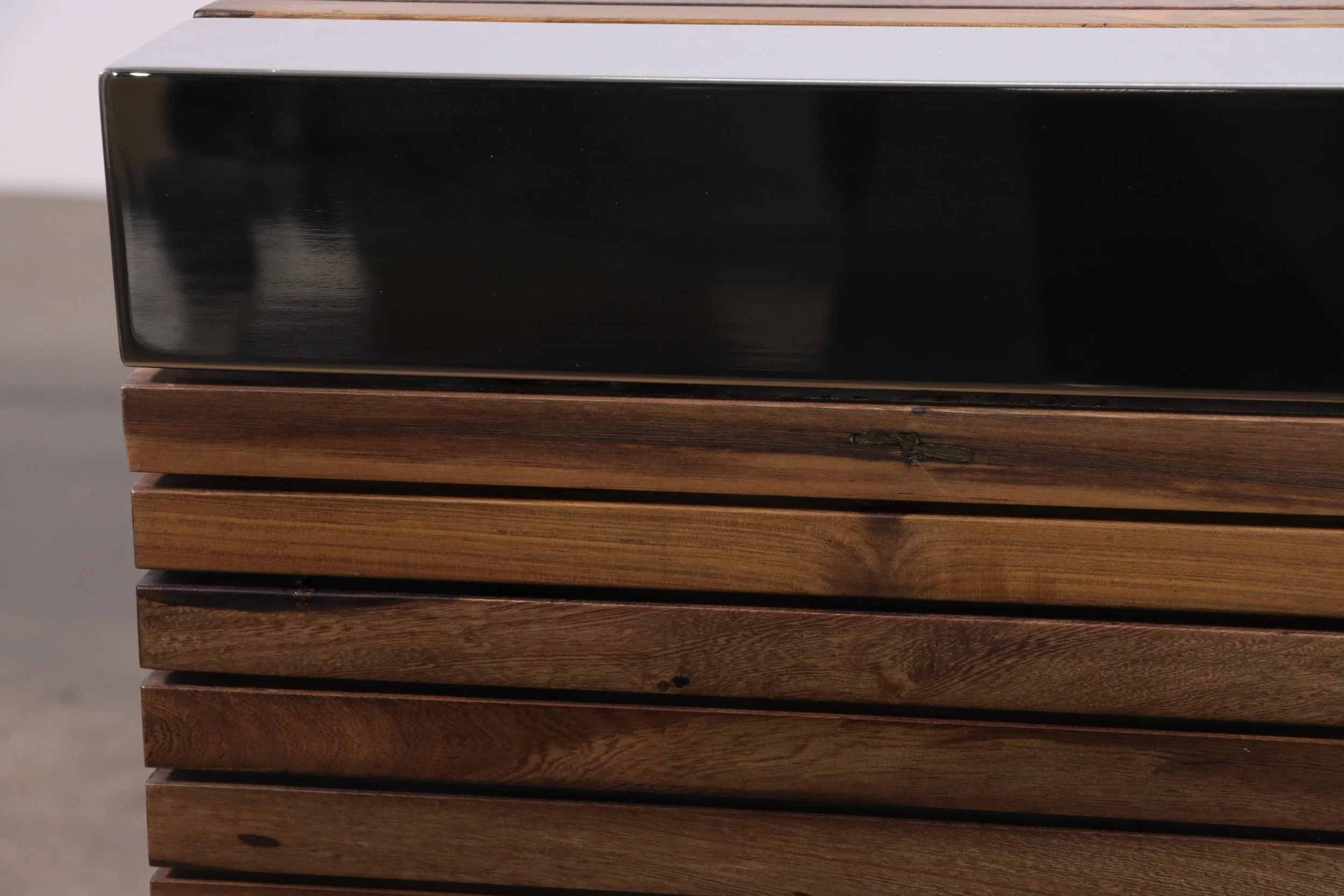 10_Argilla Table_by_Costantini.JPG