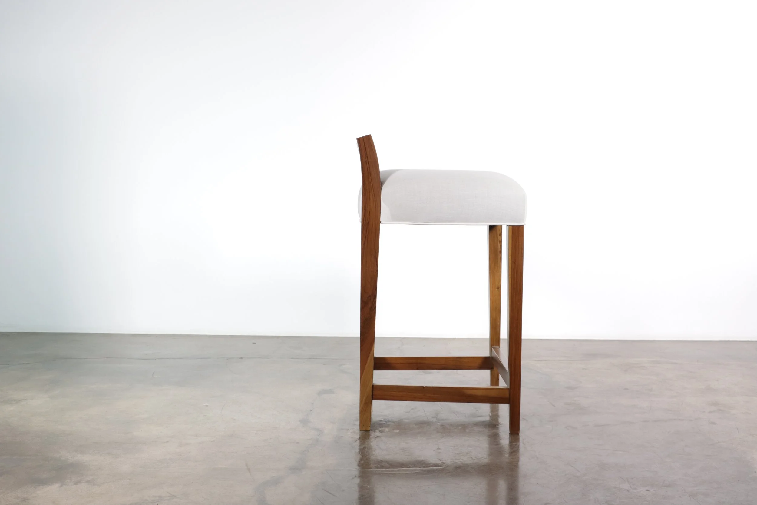 220729 32_Umberto Counter Stool_01 by Costantini.JPG