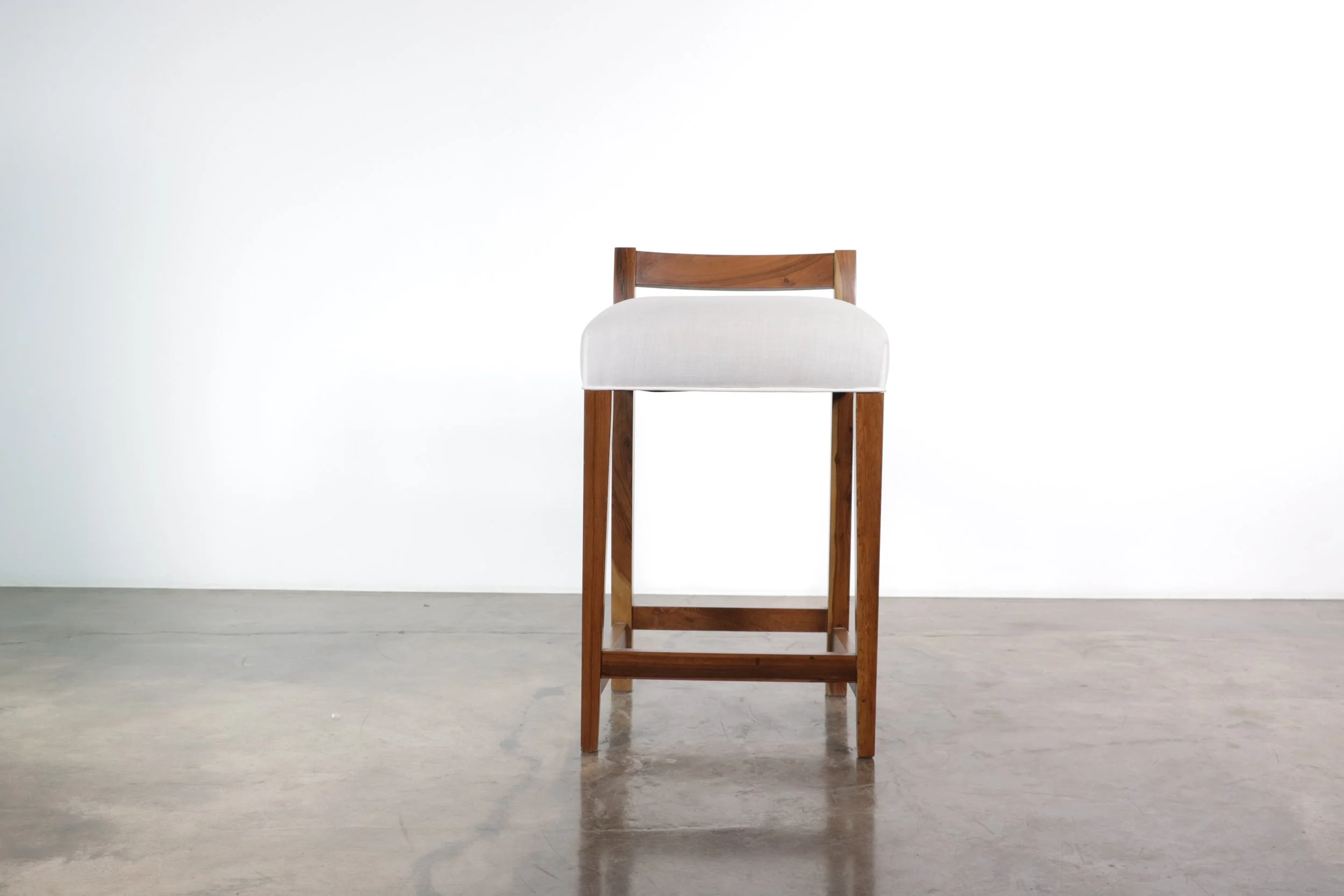 220729 32_Umberto Counter Stool_02 by Costantini.JPG