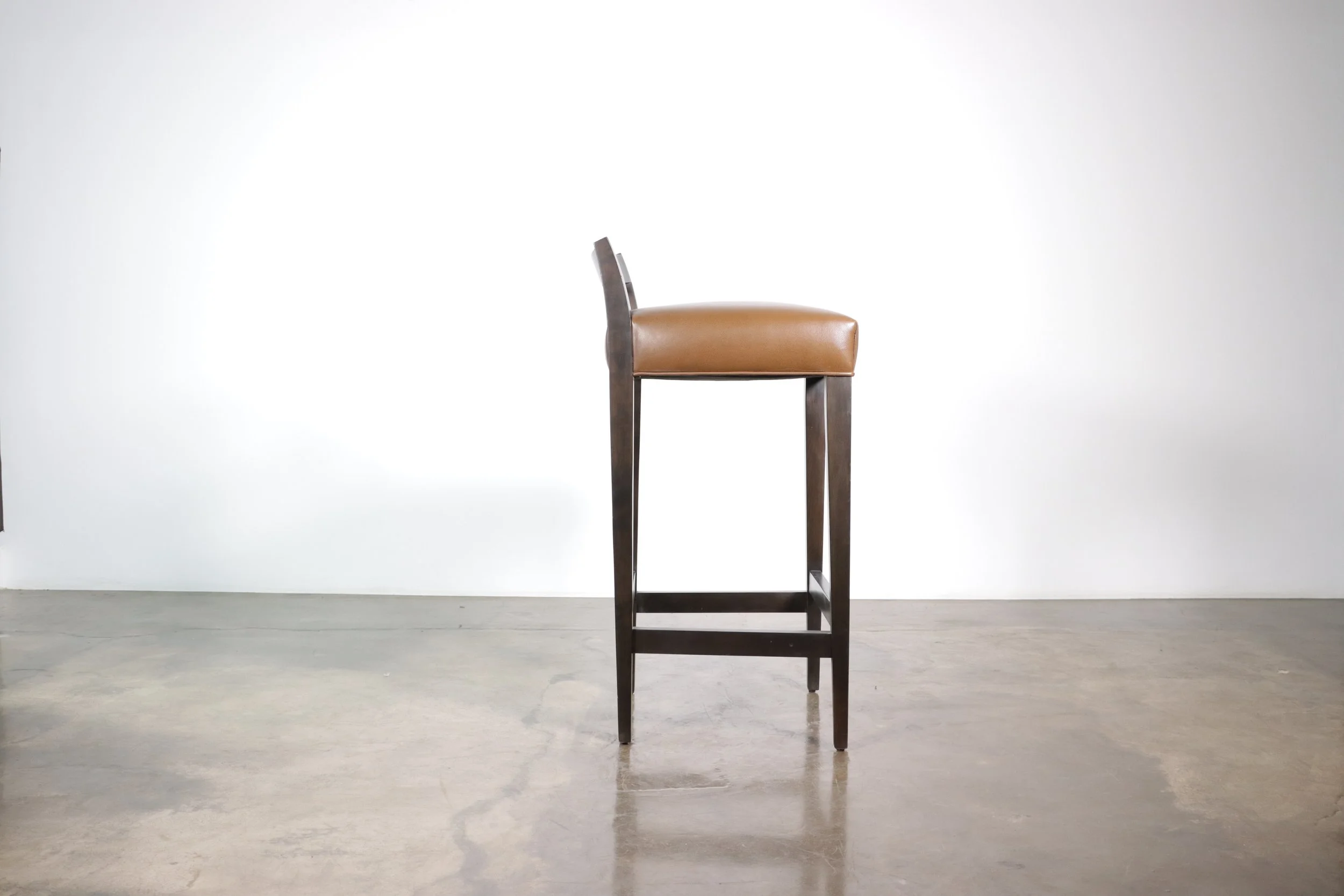 220728 31_Umberto Stool_01 by Costantini.JPG