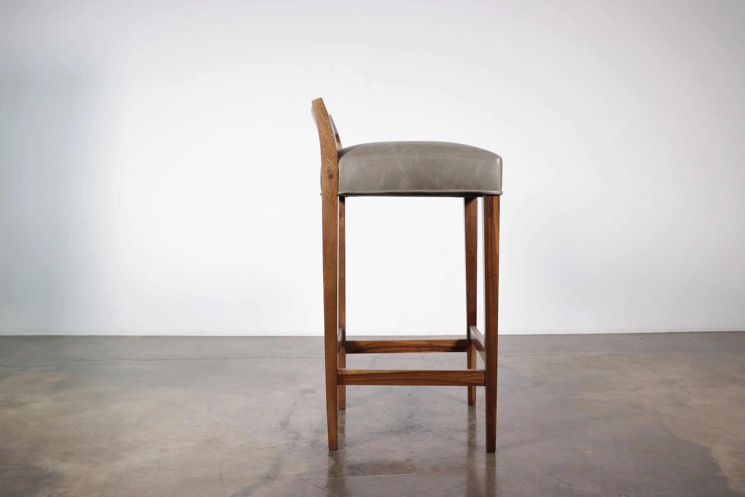 220728 - 28_Umberto Stool_01 by Costantini.JPG