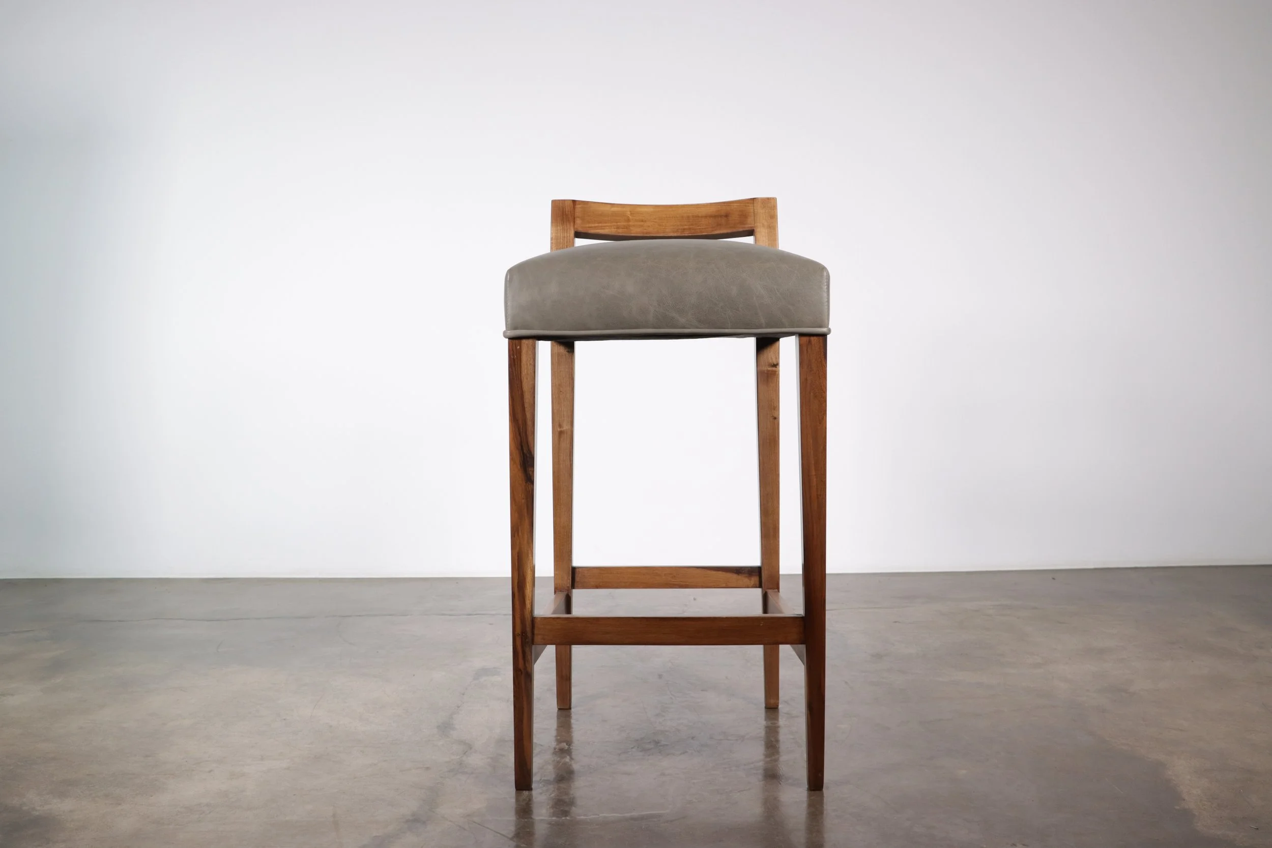 220728 - 28_Umberto Stool_02 by Costantini.JPG