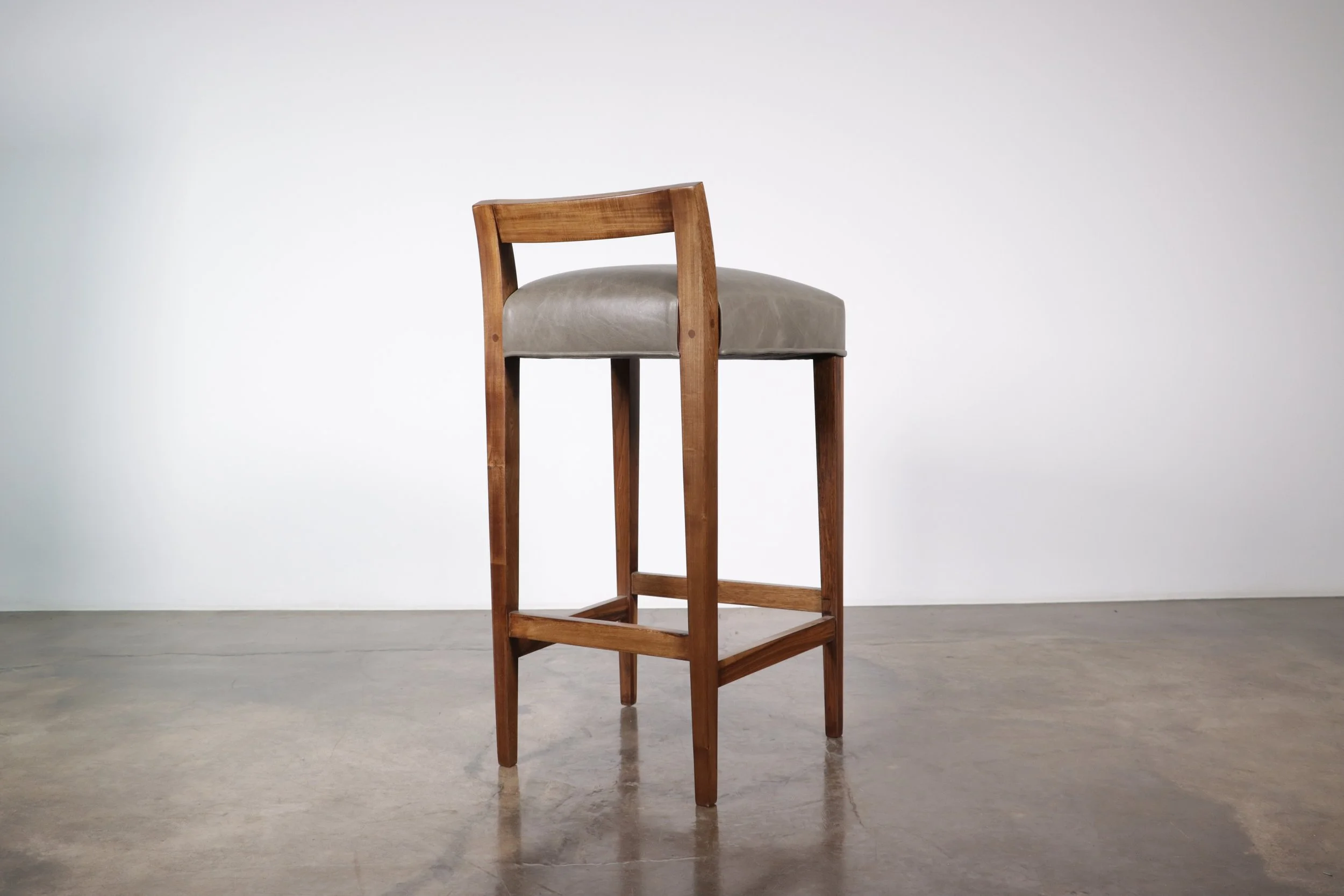 220728 - 28_Umberto Stool_03 by Costantini.JPG