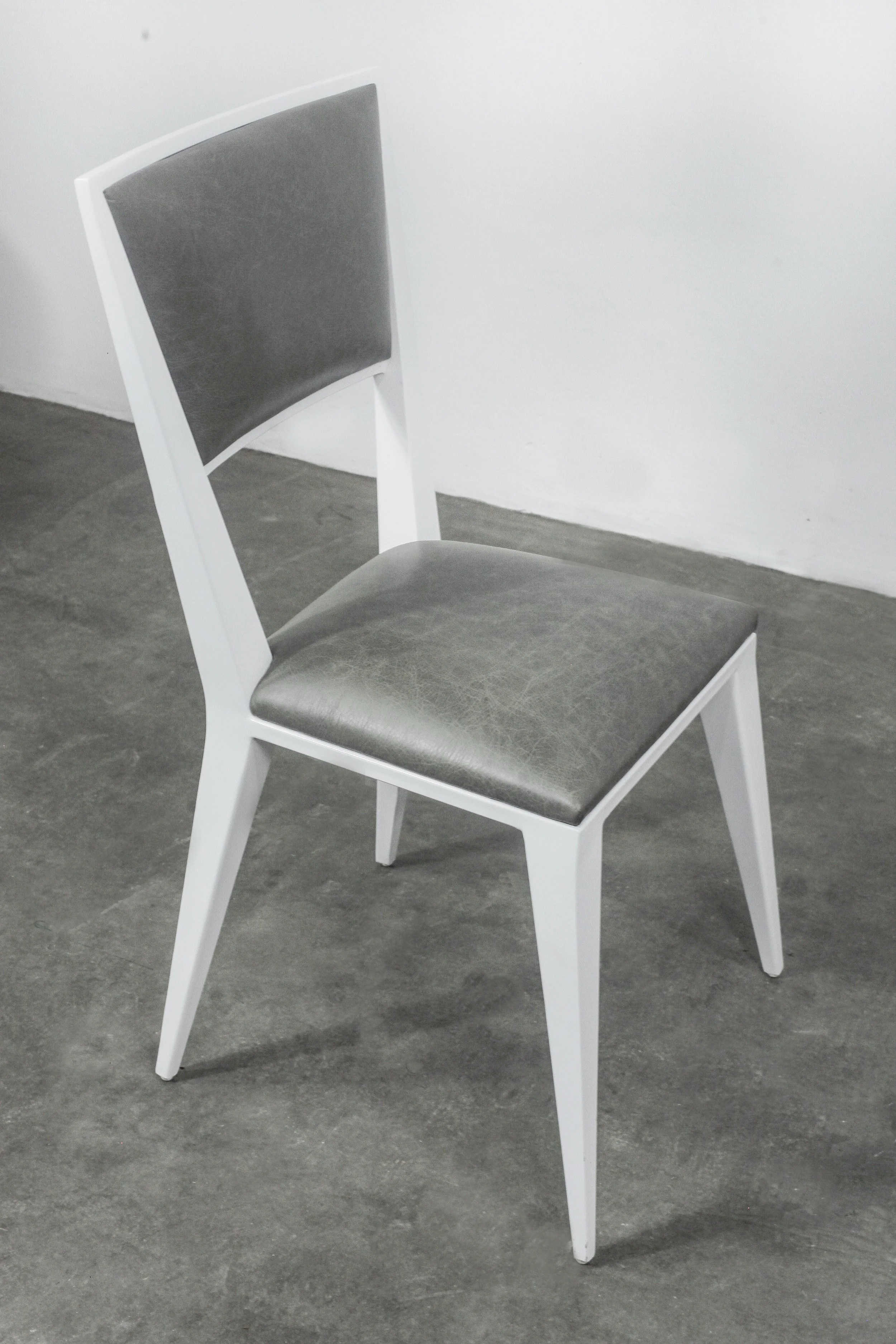 06 Rodelio Bianco Chair - Leather and Metal from Costantini.jpg