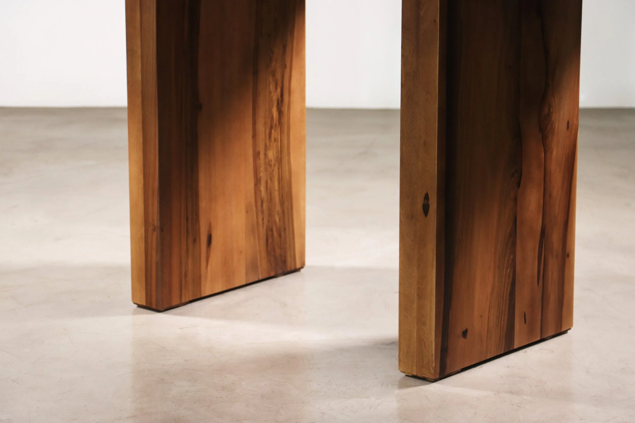 Andre Table by Costantini 06.jpg