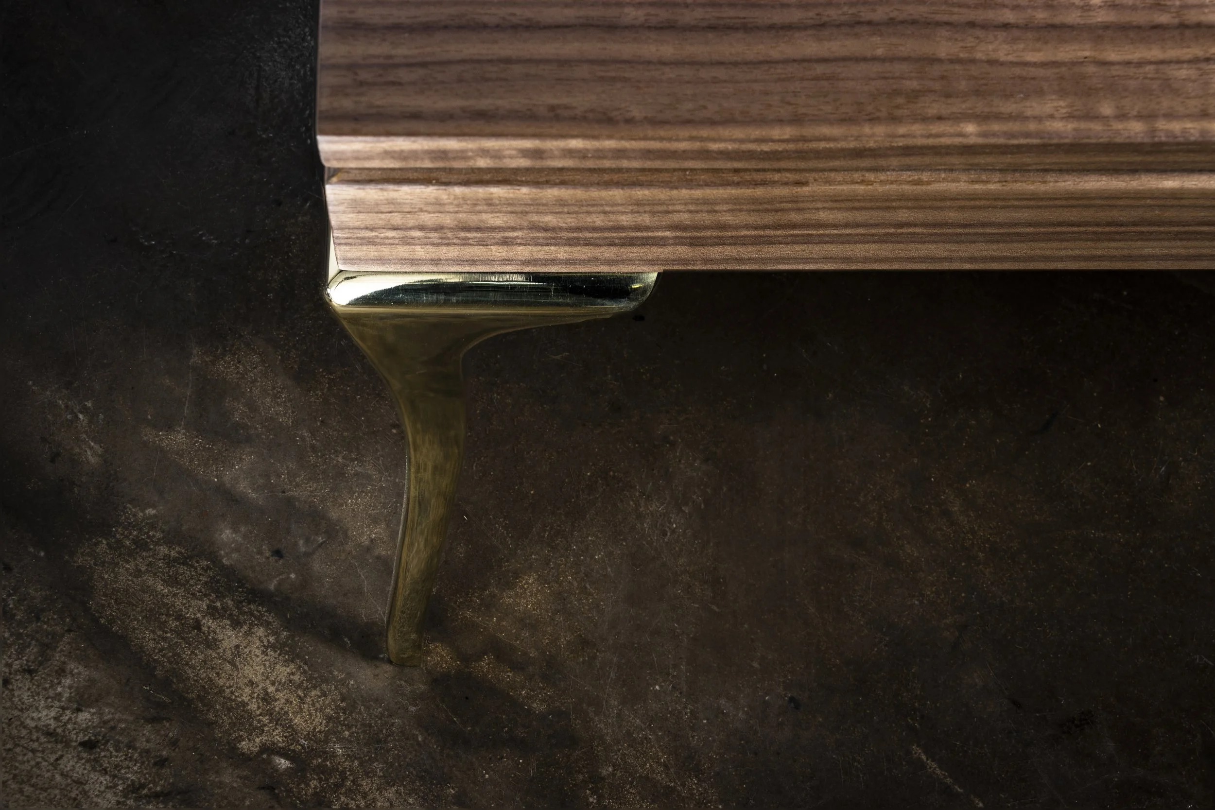 Enzio Table in Polished Bronze and Walnut by Costantini 10.jpg