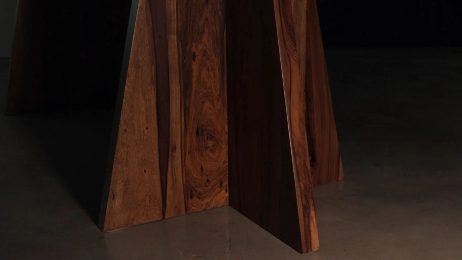 Luca Table by Costantini 09.JPG